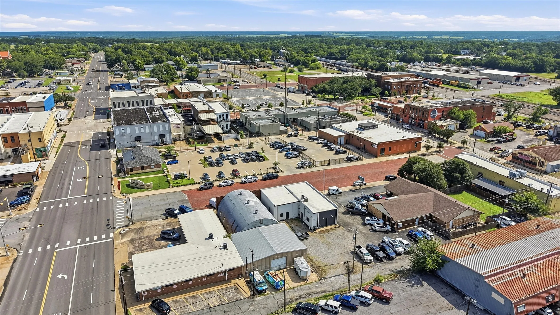 Office For Sale in Grayson County , 118 W Chestnut Street, Denison, Texas 75021, 0, 0, Garage spaces, 0 Sqft, built in 1950, mls#21303456, Real Estate Agent in Denison, Homes For Sale in Grayson county, Homes For Sale in Denison, Realtor in Denison Texas, Real Estate Brokerage Independent Realty Texas, Luminita Cordes Realtor