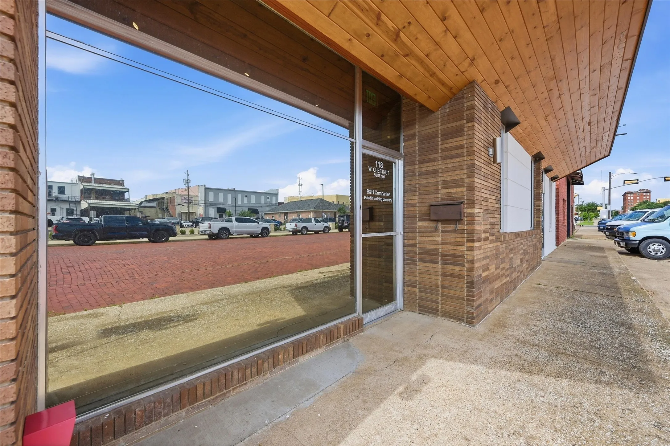 Office For Sale in Grayson County , 118 W Chestnut Street, Denison, Texas 75021, 0, 0, Garage spaces, 0 Sqft, built in 1950, mls#21303456, Real Estate Agent in Denison, Homes For Sale in Grayson county, Homes For Sale in Denison, Realtor in Denison Texas, Real Estate Brokerage Independent Realty Texas, Luminita Cordes Realtor