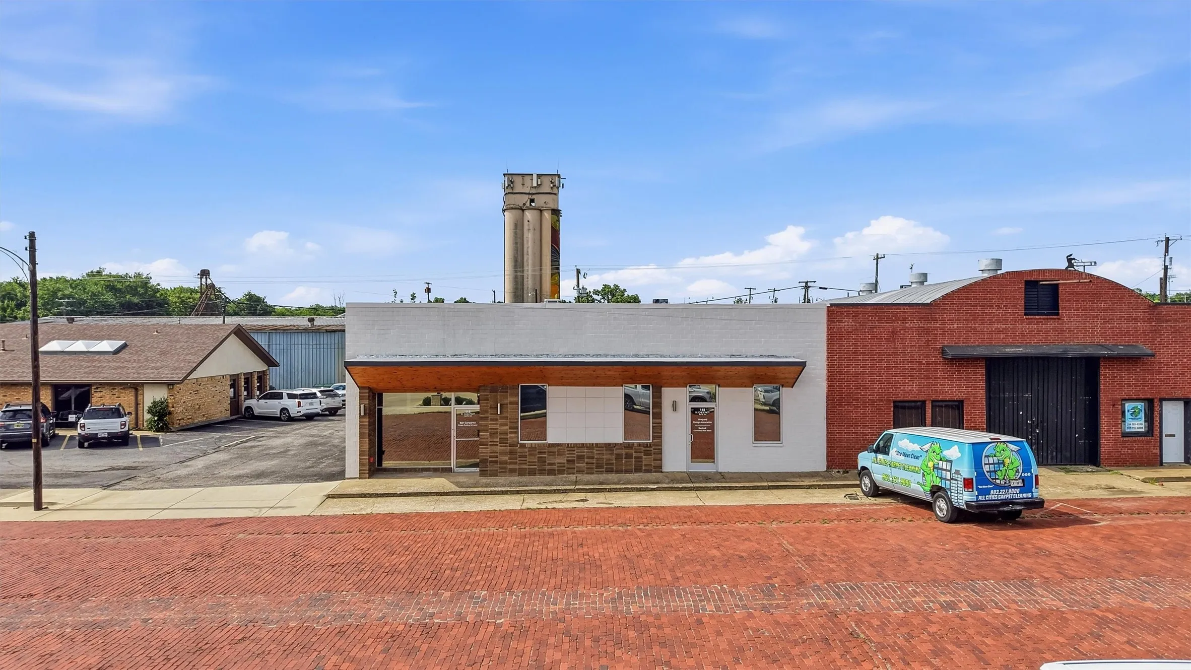 Office For Sale in Grayson County , 118 W Chestnut Street, Denison, Texas 75021, 0, 0, Garage spaces, 0 Sqft, built in 1950, mls#21303456, Real Estate Agent in Denison, Homes For Sale in Grayson county, Homes For Sale in Denison, Realtor in Denison Texas, Real Estate Brokerage Independent Realty Texas, Luminita Cordes Realtor