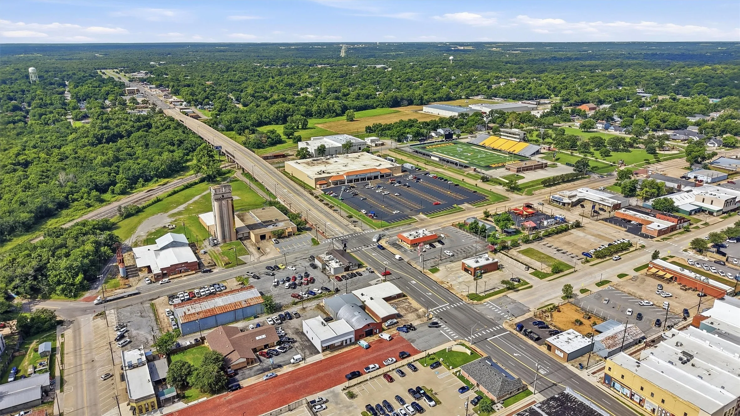 Office For Sale in Grayson County , 118 W Chestnut Street, Denison, Texas 75021, 0, 0, Garage spaces, 0 Sqft, built in 1950, mls#21303456, Real Estate Agent in Denison, Homes For Sale in Grayson county, Homes For Sale in Denison, Realtor in Denison Texas, Real Estate Brokerage Independent Realty Texas, Luminita Cordes Realtor