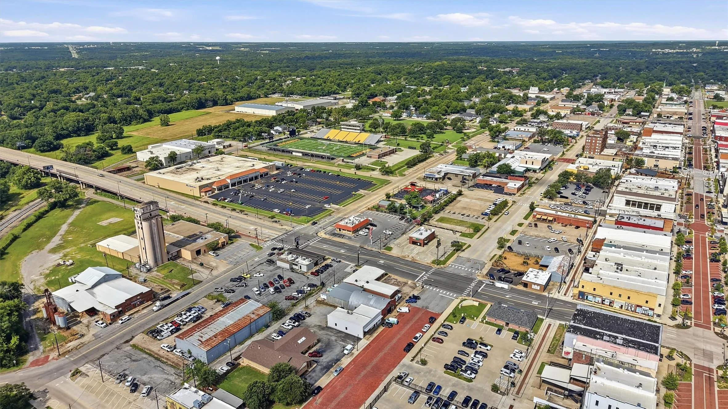 Office For Sale in Grayson County , 118 W Chestnut Street, Denison, Texas 75021, 0, 0, Garage spaces, 0 Sqft, built in 1950, mls#21303456, Real Estate Agent in Denison, Homes For Sale in Grayson county, Homes For Sale in Denison, Realtor in Denison Texas, Real Estate Brokerage Independent Realty Texas, Luminita Cordes Realtor