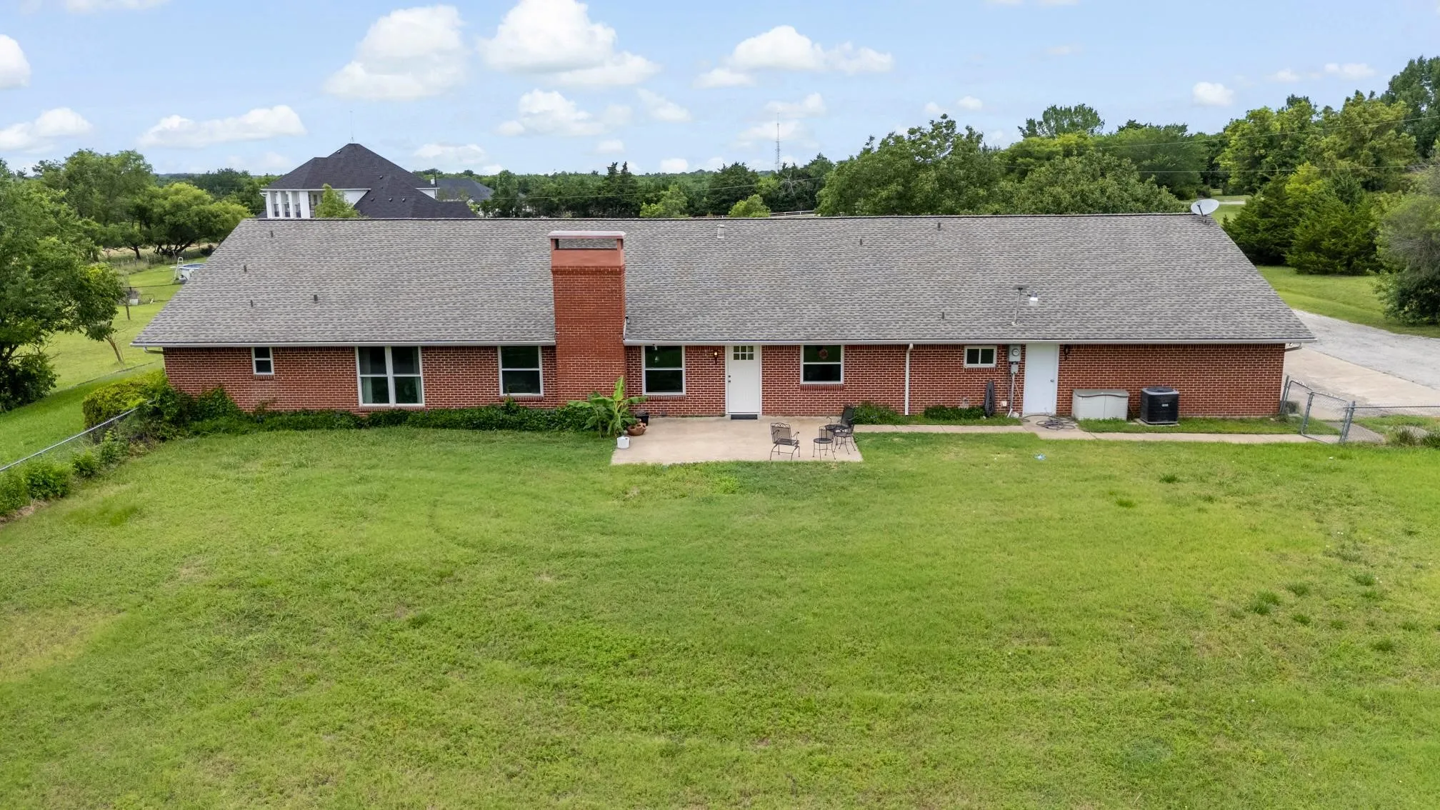 Single Family Residence For Sale in Rockwall County , 421 H Wallace Lane, Rockwall, Texas 75032, 4 Bedroom, 3 Bathroom, 4 Garage spaces, 3,114 Sqft, built in 1980, mls#21303811, Real Estate Agent in Rockwall, Homes For Sale in Rockwall county, Homes For Sale in Rockwall, Realtor in Rockwall Texas, Real Estate Brokerage Independent Realty Texas, Luminita Cordes Realtor