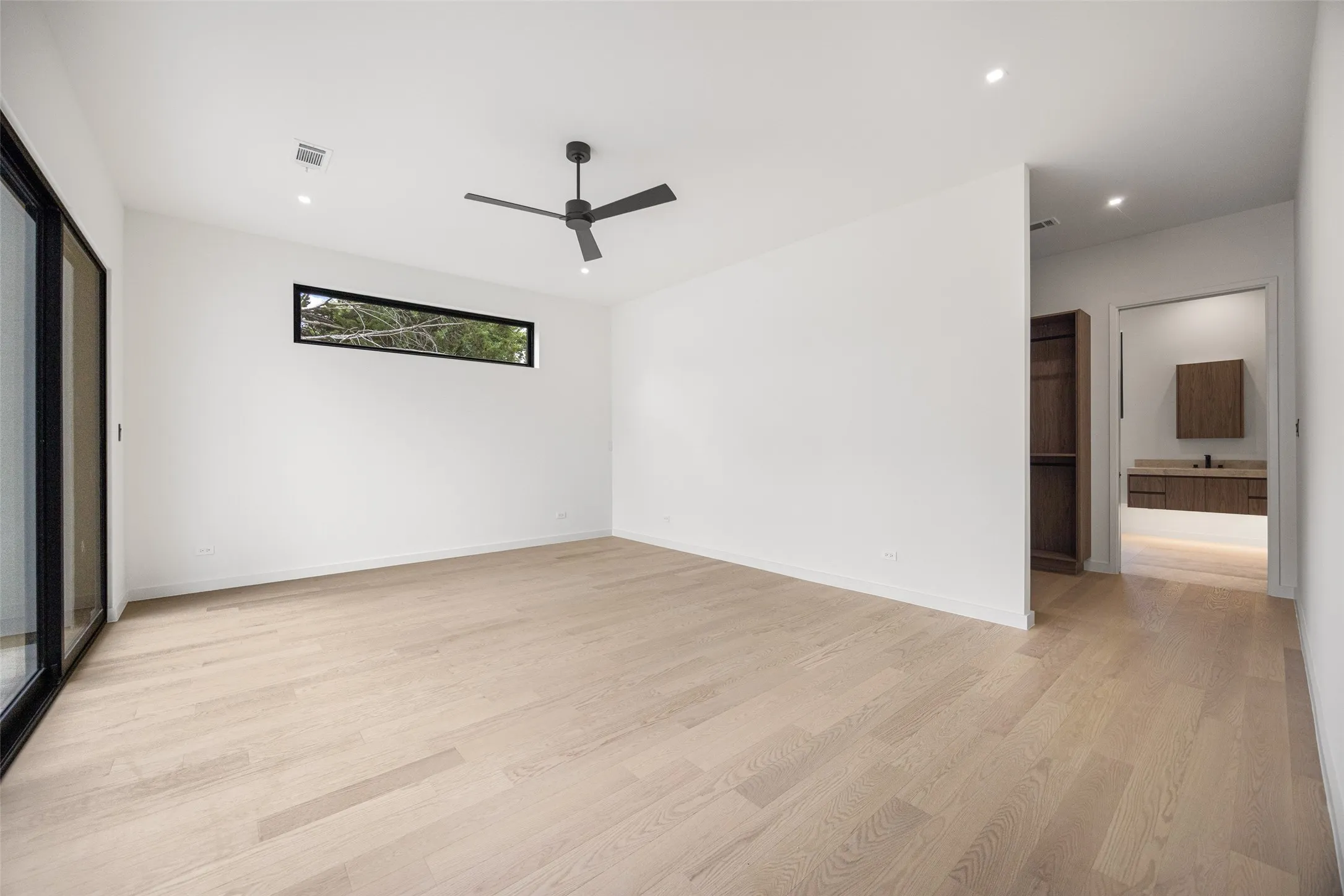 Single Family Residence For Sale in Dallas County , 6240 Kenwood Avenue, Dallas, Texas 75214, 5 Bedroom, 5 Bathroom, 2 Garage spaces, 4,325 Sqft, built in 2026, mls#21302721, Real Estate Agent in Dallas, Homes For Sale in Dallas county, Homes For Sale in Dallas, Realtor in Dallas Texas, Real Estate Brokerage Independent Realty Texas, Luminita Cordes Realtor