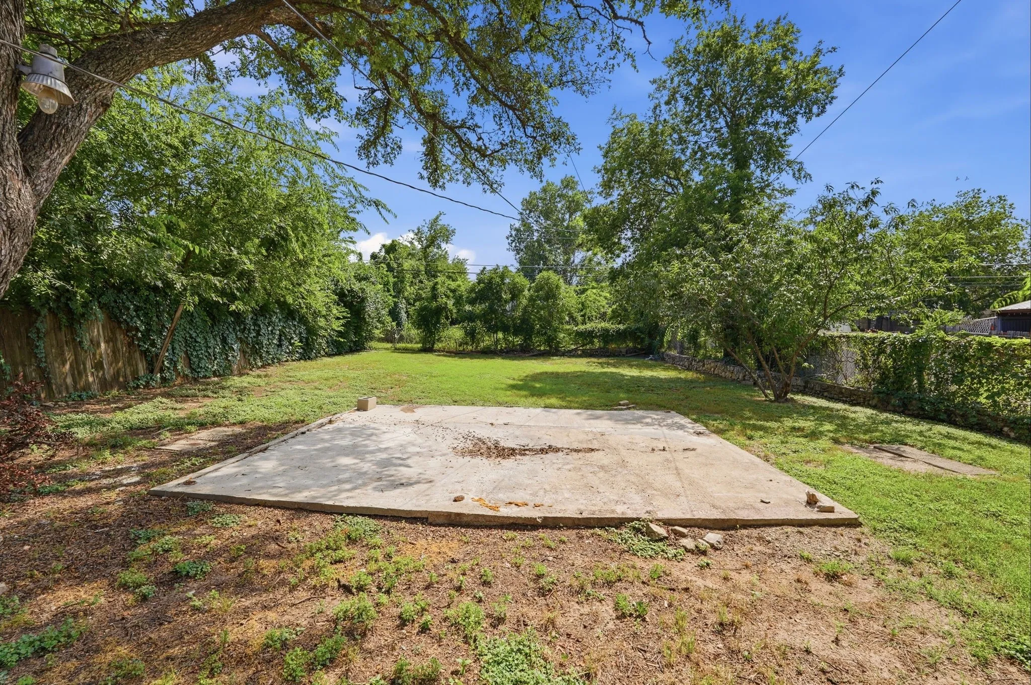 Single Family Residence For Sale in Tarrant County , 2713 35th Street, Fort Worth, Texas 76106, 3 Bedroom, 1 Bathroom, Garage spaces, 900 Sqft, built in 1954, mls#21303633, Real Estate Agent in Fort Worth, Homes For Sale in Tarrant county, Homes For Sale in Fort Worth, Realtor in Fort Worth Texas, Real Estate Brokerage Independent Realty Texas, Luminita Cordes Realtor