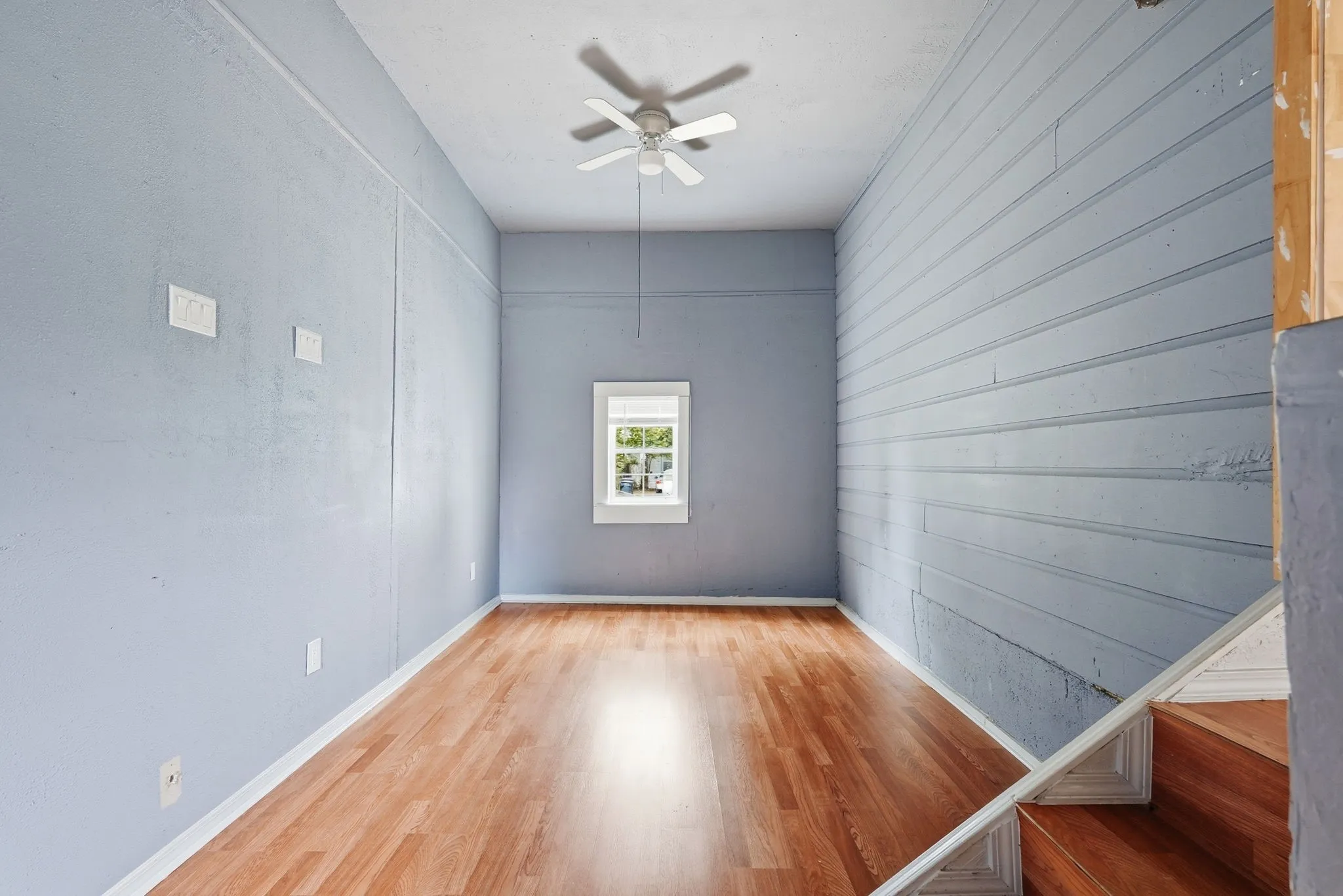 Single Family Residence For Sale in Tarrant County , 2713 35th Street, Fort Worth, Texas 76106, 3 Bedroom, 1 Bathroom, Garage spaces, 900 Sqft, built in 1954, mls#21303633, Real Estate Agent in Fort Worth, Homes For Sale in Tarrant county, Homes For Sale in Fort Worth, Realtor in Fort Worth Texas, Real Estate Brokerage Independent Realty Texas, Luminita Cordes Realtor