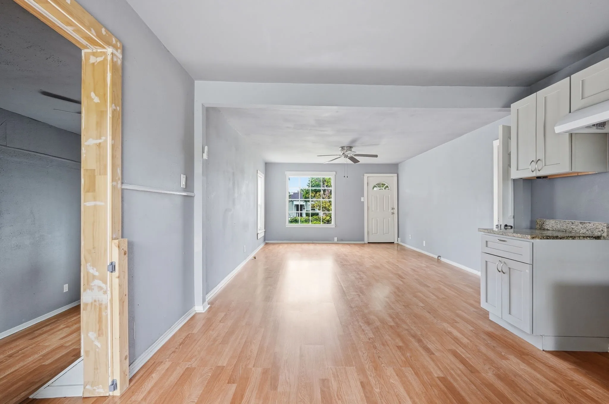 Single Family Residence For Sale in Tarrant County , 2713 35th Street, Fort Worth, Texas 76106, 3 Bedroom, 1 Bathroom, Garage spaces, 900 Sqft, built in 1954, mls#21303633, Real Estate Agent in Fort Worth, Homes For Sale in Tarrant county, Homes For Sale in Fort Worth, Realtor in Fort Worth Texas, Real Estate Brokerage Independent Realty Texas, Luminita Cordes Realtor