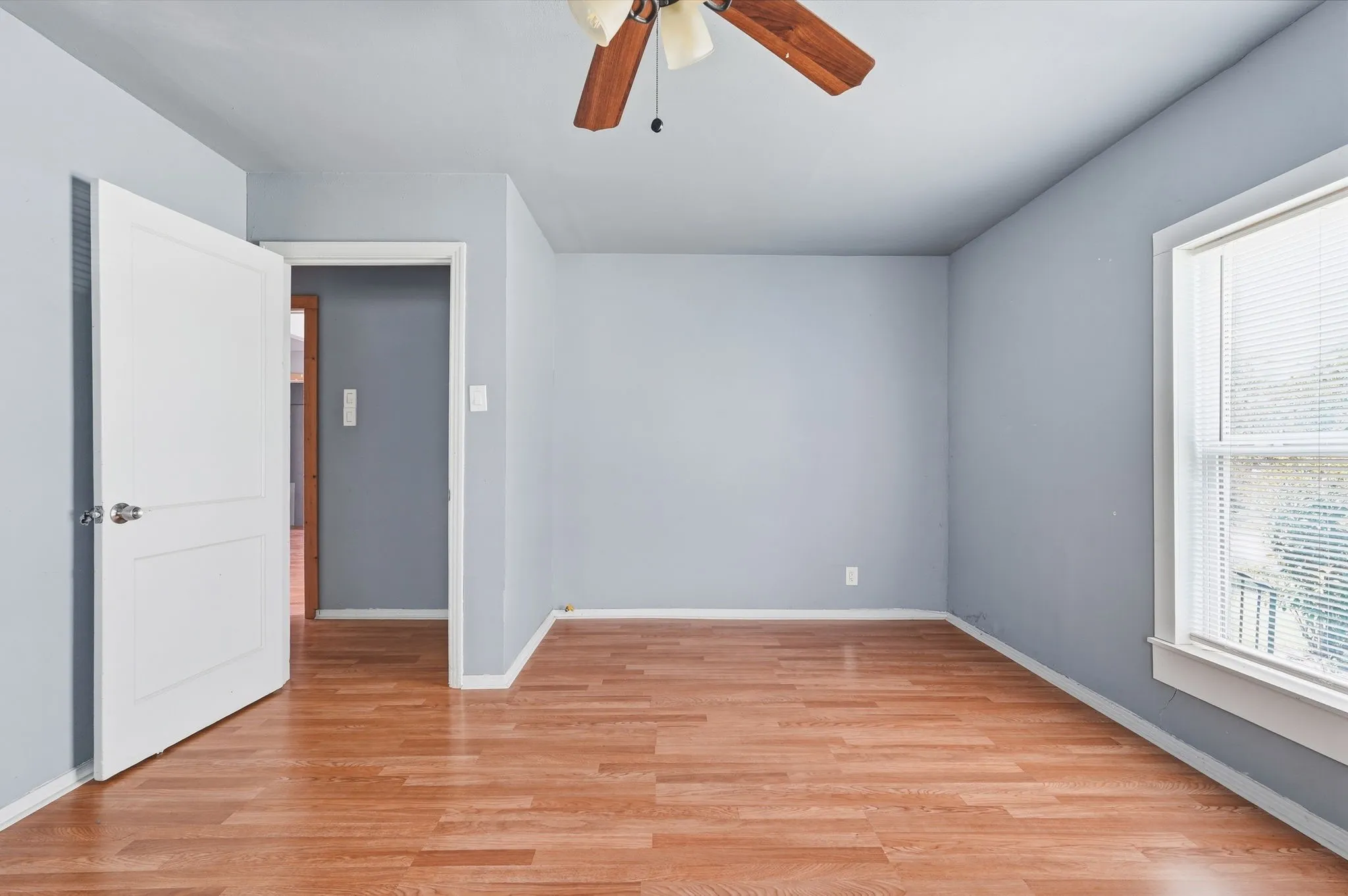 Single Family Residence For Sale in Tarrant County , 2713 35th Street, Fort Worth, Texas 76106, 3 Bedroom, 1 Bathroom, Garage spaces, 900 Sqft, built in 1954, mls#21303633, Real Estate Agent in Fort Worth, Homes For Sale in Tarrant county, Homes For Sale in Fort Worth, Realtor in Fort Worth Texas, Real Estate Brokerage Independent Realty Texas, Luminita Cordes Realtor