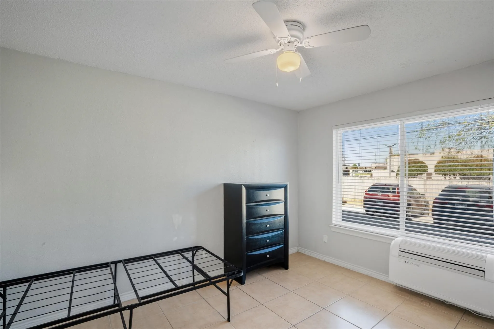 Apartment For Rent in Tarrant County , 150 S Main Street, Euless, Texas 76040, 2 Bedroom, 1 Bathroom, Garage spaces, 880 Sqft, built in 1964, mls#21303217, Real Estate Agent in Euless, Homes For Rent in Tarrant county, Homes For Rent in Euless, Realtor in Euless Texas, Real Estate Brokerage Independent Realty Texas, Luminita Cordes Realtor