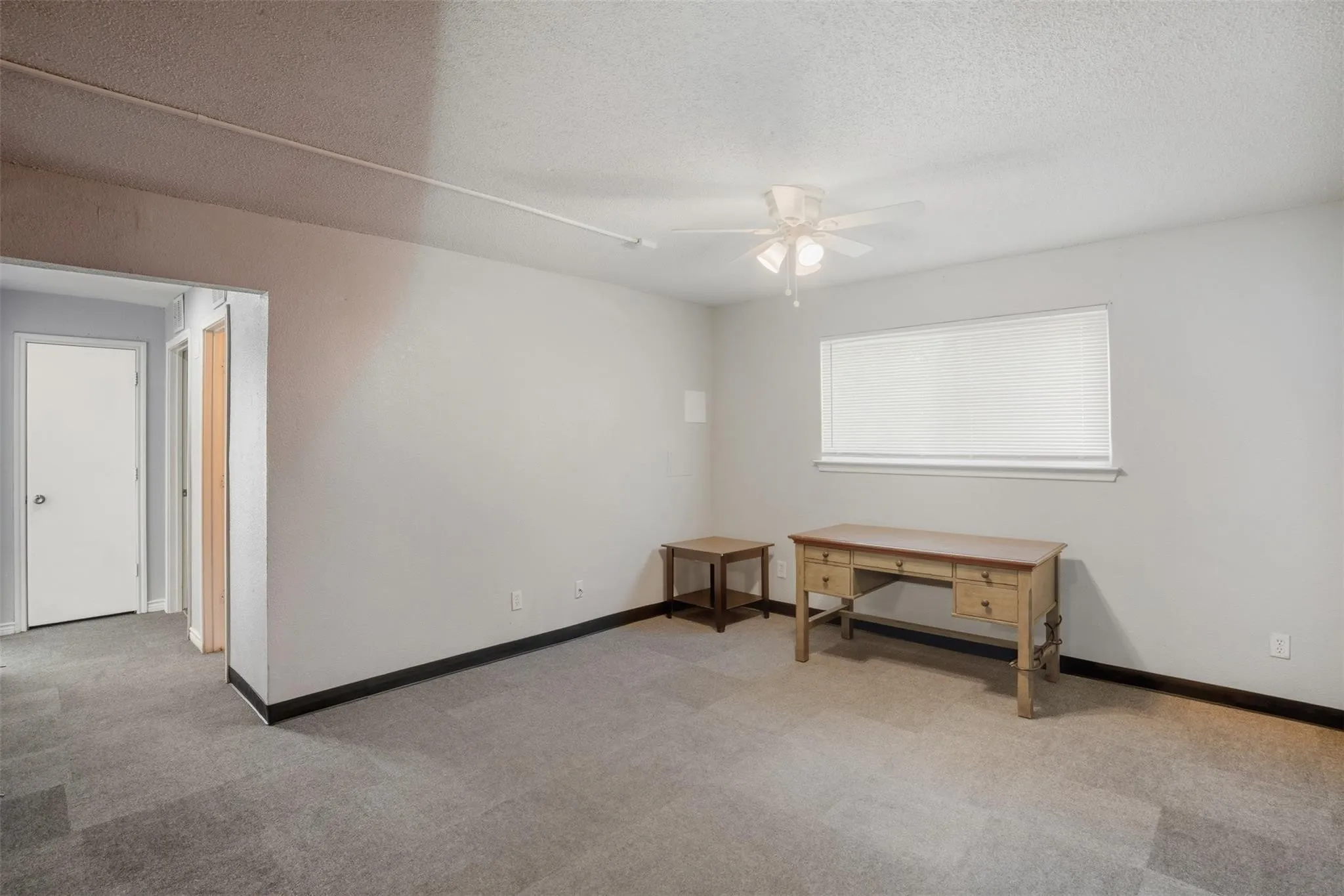 Apartment For Rent in Tarrant County , 150 S Main Street, Euless, Texas 76040, 2 Bedroom, 1 Bathroom, Garage spaces, 880 Sqft, built in 1964, mls#21303217, Real Estate Agent in Euless, Homes For Rent in Tarrant county, Homes For Rent in Euless, Realtor in Euless Texas, Real Estate Brokerage Independent Realty Texas, Luminita Cordes Realtor