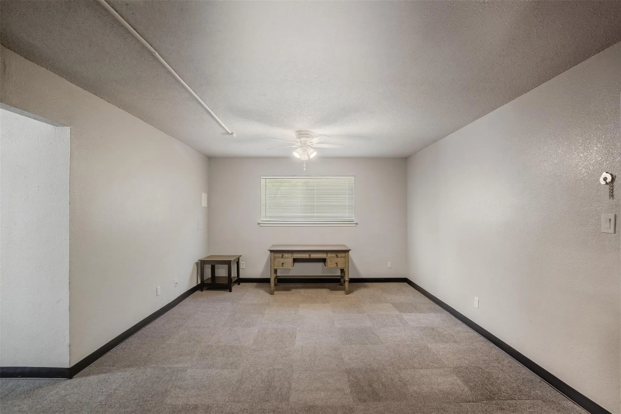 Apartment For Rent in Tarrant County , 150 S Main Street, Euless, Texas 76040, 2 Bedroom, 1 Bathroom, Garage spaces, 880 Sqft, built in 1964, mls#21303217, Real Estate Agent in Euless, Homes For Rent in Tarrant county, Homes For Rent in Euless, Realtor in Euless Texas, Real Estate Brokerage Independent Realty Texas, Luminita Cordes Realtor