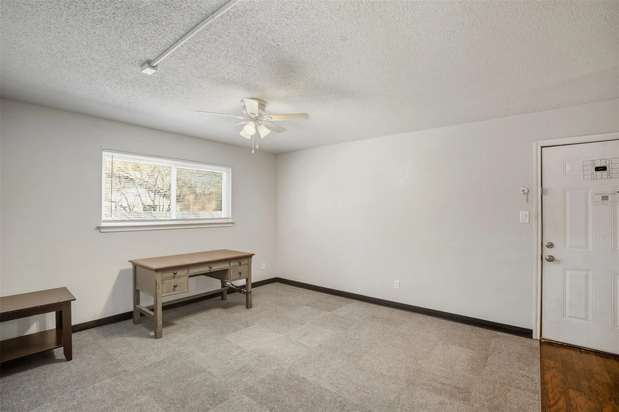 Apartment For Rent in Tarrant County , 150 S Main Street, Euless, Texas 76040, 2 Bedroom, 1 Bathroom, Garage spaces, 880 Sqft, built in 1964, mls#21303217, Real Estate Agent in Euless, Homes For Rent in Tarrant county, Homes For Rent in Euless, Realtor in Euless Texas, Real Estate Brokerage Independent Realty Texas, Luminita Cordes Realtor