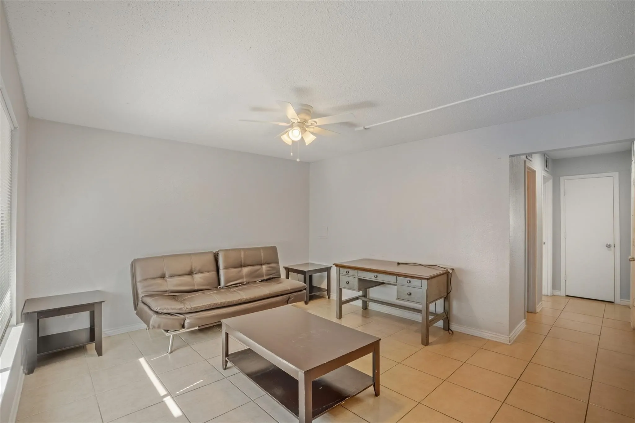 Apartment For Rent in Tarrant County , 150 S Main Street, Euless, Texas 76040, 2 Bedroom, 1 Bathroom, Garage spaces, 880 Sqft, built in 1964, mls#21303217, Real Estate Agent in Euless, Homes For Rent in Tarrant county, Homes For Rent in Euless, Realtor in Euless Texas, Real Estate Brokerage Independent Realty Texas, Luminita Cordes Realtor