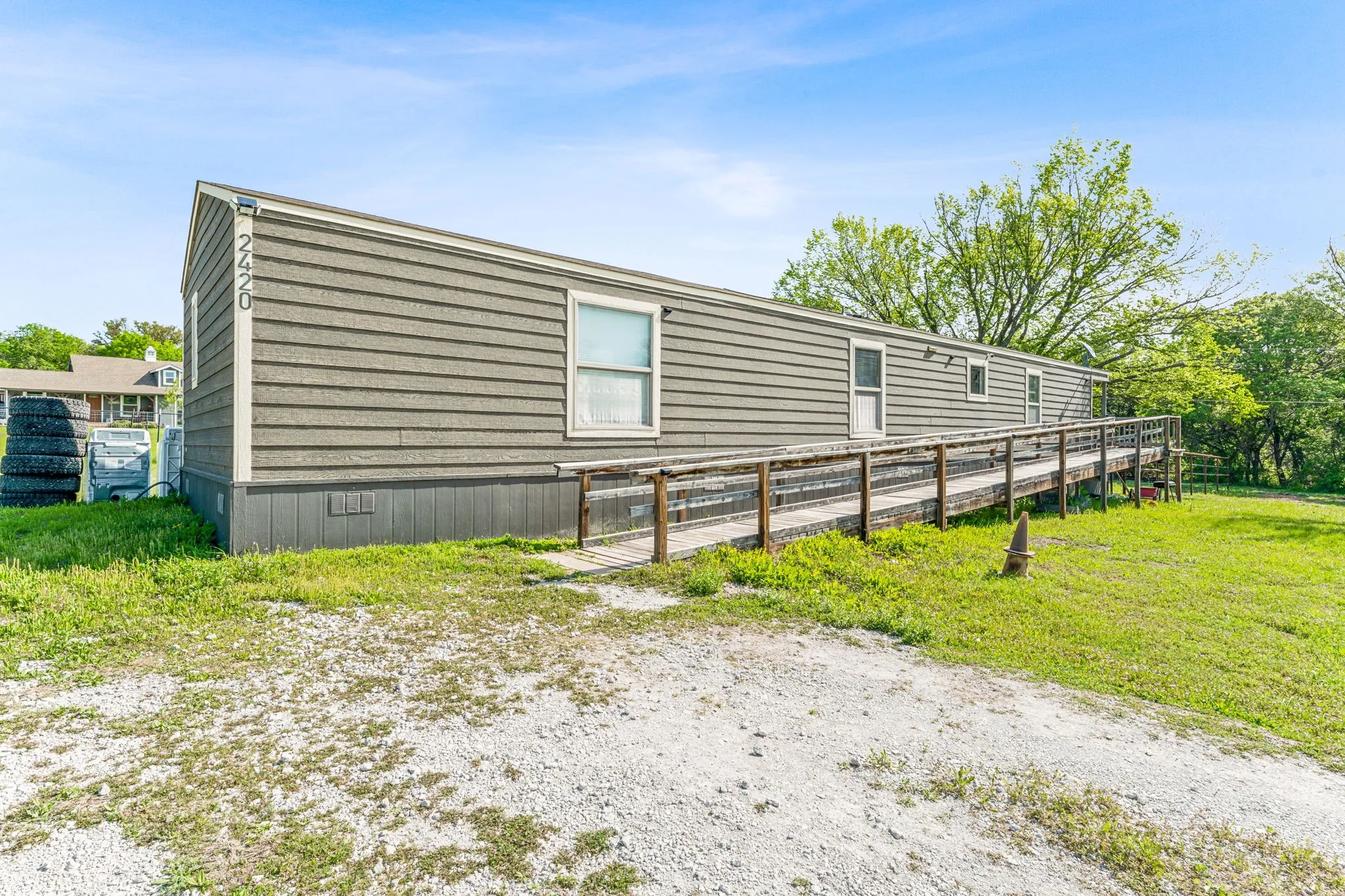 Single Family Residence For Sale in Parker County , 2416 Ivie Lane, Weatherford, Texas 76087, 4 Bedroom, 2 Bathroom, Garage spaces, 2,960 Sqft, built in 1950, mls#21303773, Real Estate Agent in Weatherford, Homes For Sale in Parker county, Homes For Sale in Weatherford, Realtor in Weatherford Texas, Real Estate Brokerage Independent Realty Texas, Luminita Cordes Realtor