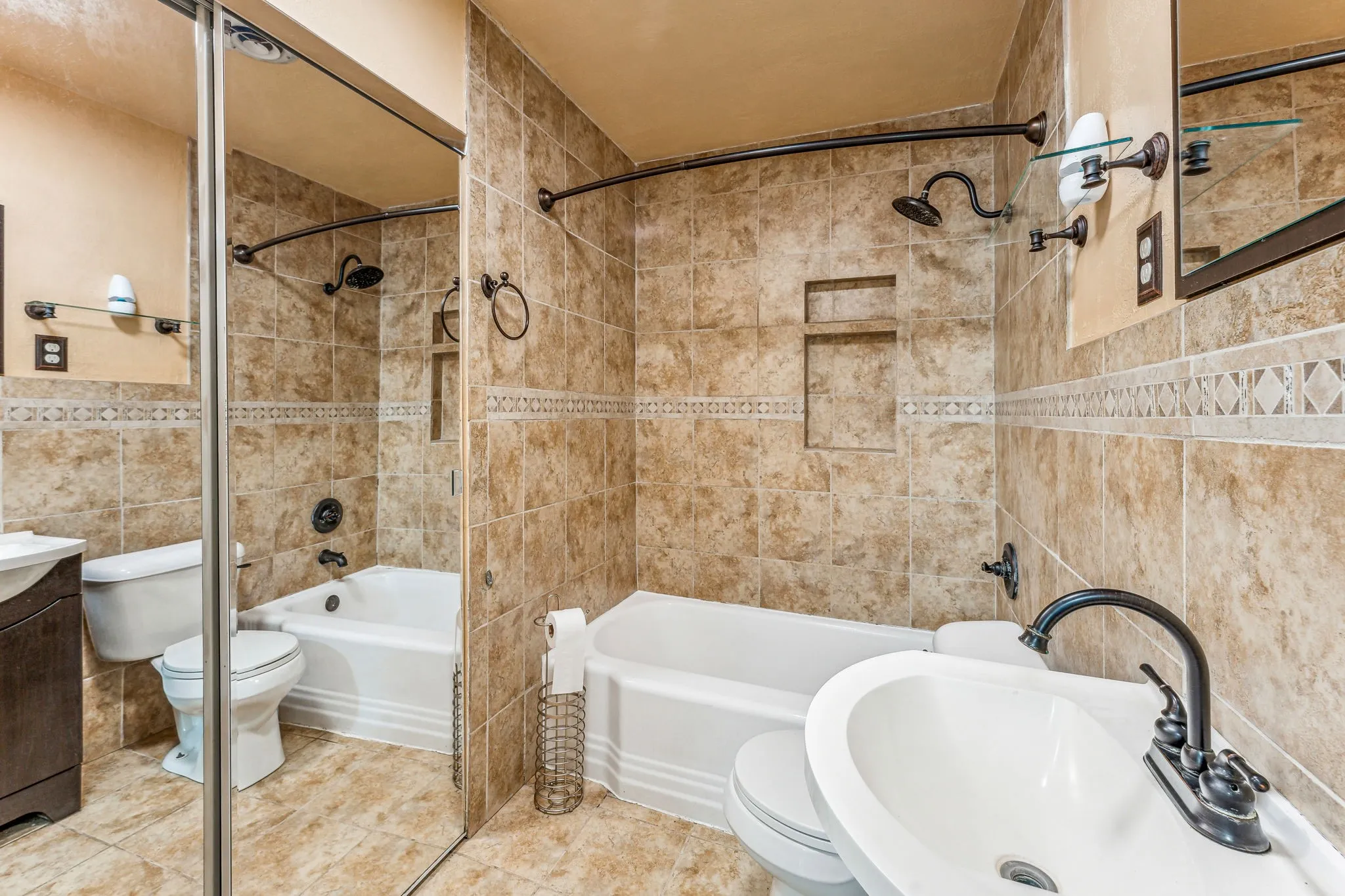 Single Family Residence For Sale in Parker County , 2416 Ivie Lane, Weatherford, Texas 76087, 4 Bedroom, 2 Bathroom, Garage spaces, 2,960 Sqft, built in 1950, mls#21303773, Real Estate Agent in Weatherford, Homes For Sale in Parker county, Homes For Sale in Weatherford, Realtor in Weatherford Texas, Real Estate Brokerage Independent Realty Texas, Luminita Cordes Realtor