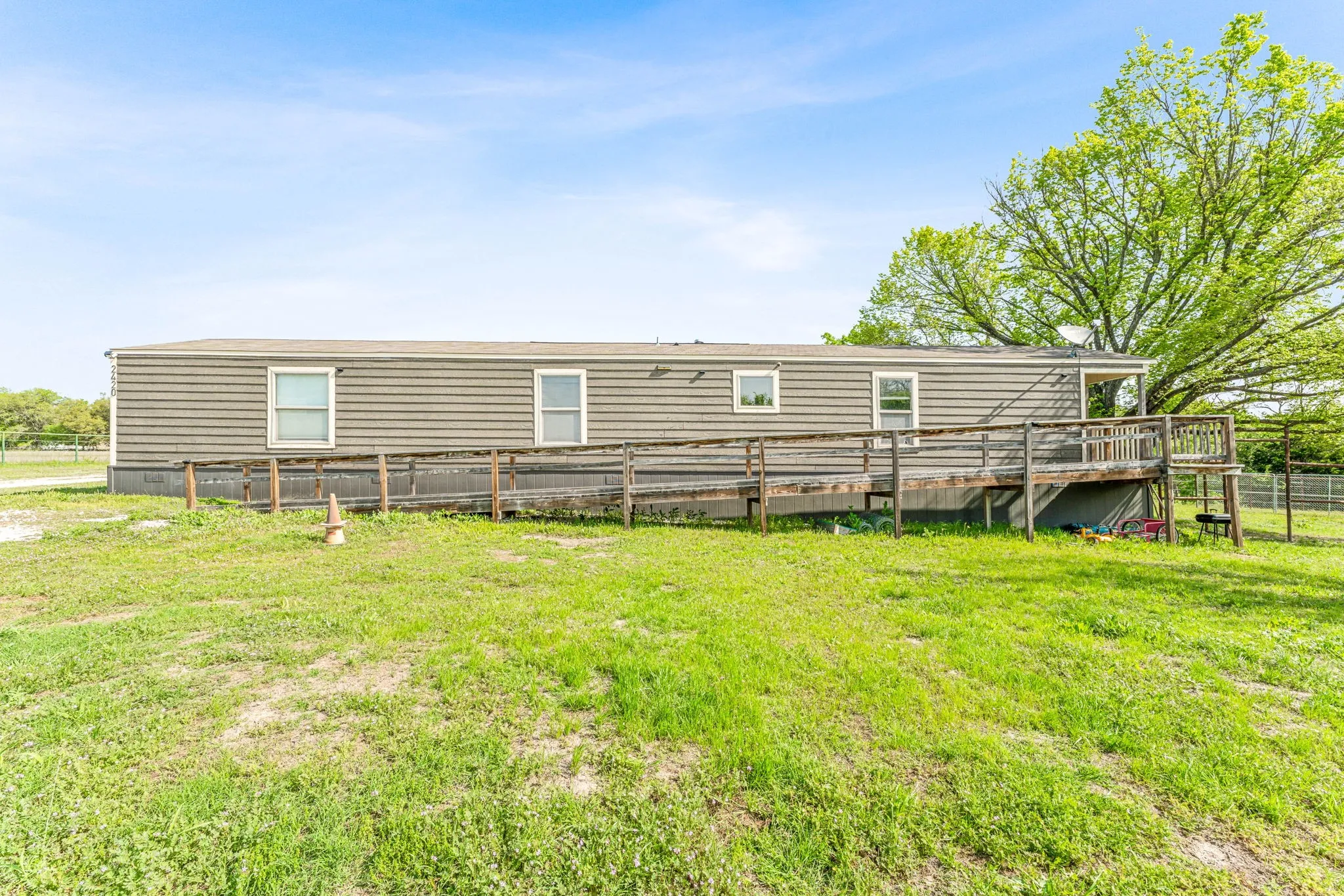 Single Family Residence For Sale in Parker County , 2416 Ivie Lane, Weatherford, Texas 76087, 4 Bedroom, 2 Bathroom, Garage spaces, 2,960 Sqft, built in 1950, mls#21303773, Real Estate Agent in Weatherford, Homes For Sale in Parker county, Homes For Sale in Weatherford, Realtor in Weatherford Texas, Real Estate Brokerage Independent Realty Texas, Luminita Cordes Realtor