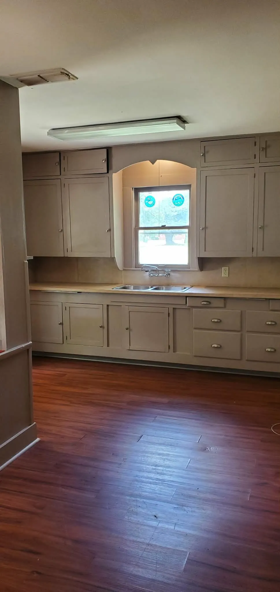 Single Family Residence For Sale in Callahan County , 418 N 4th Street W, Clyde, Texas 79510, 2 Bedroom, 1 Bathroom, 2 Garage spaces, 933 Sqft, built in 1940, mls#21298081, Real Estate Agent in Clyde, Homes For Sale in Callahan county, Homes For Sale in Clyde, Realtor in Clyde Texas, Real Estate Brokerage Independent Realty Texas, Luminita Cordes Realtor