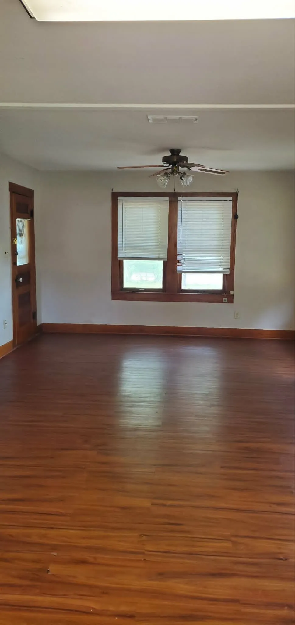 Single Family Residence For Sale in Callahan County , 418 N 4th Street W, Clyde, Texas 79510, 2 Bedroom, 1 Bathroom, 2 Garage spaces, 933 Sqft, built in 1940, mls#21298081, Real Estate Agent in Clyde, Homes For Sale in Callahan county, Homes For Sale in Clyde, Realtor in Clyde Texas, Real Estate Brokerage Independent Realty Texas, Luminita Cordes Realtor