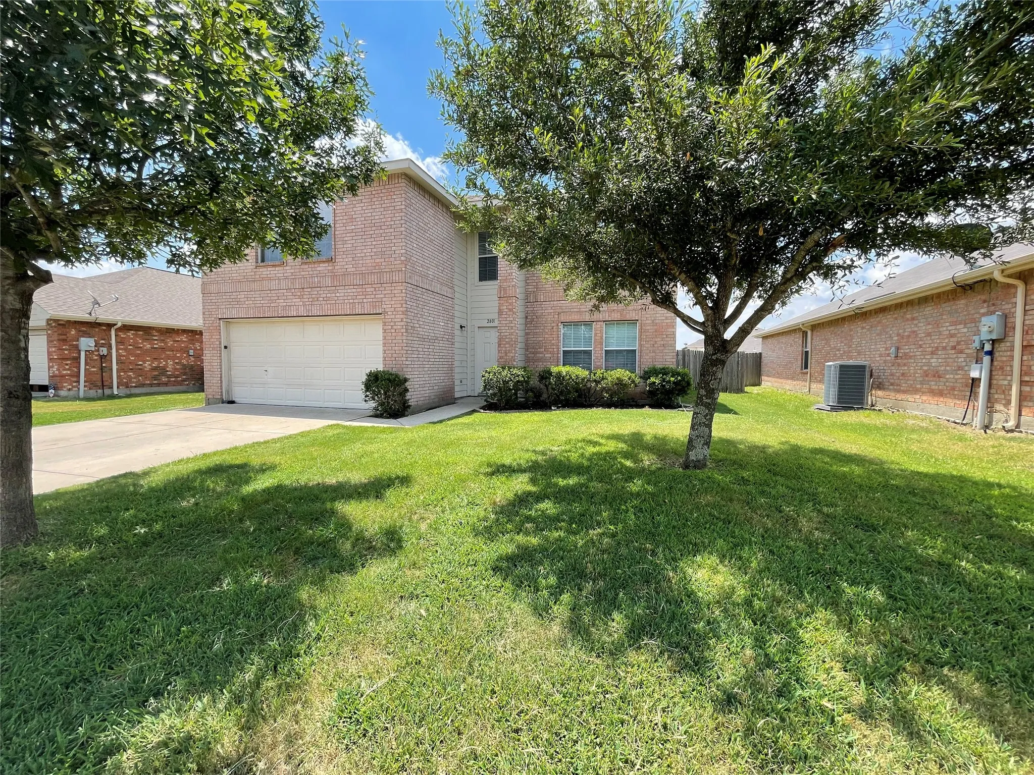 Single Family Residence For Rent in Rockwall County , 2801 Mockingbird Street, Royse City, Texas 75189, 3 Bedroom, 3 Bathroom, 2 Garage spaces, 2,186 Sqft, built in 2006, mls#21303846, Real Estate Agent in Royse City, Homes For Rent in Rockwall county, Homes For Rent in Royse City, Realtor in Royse City Texas, Real Estate Brokerage Independent Realty Texas, Luminita Cordes Realtor