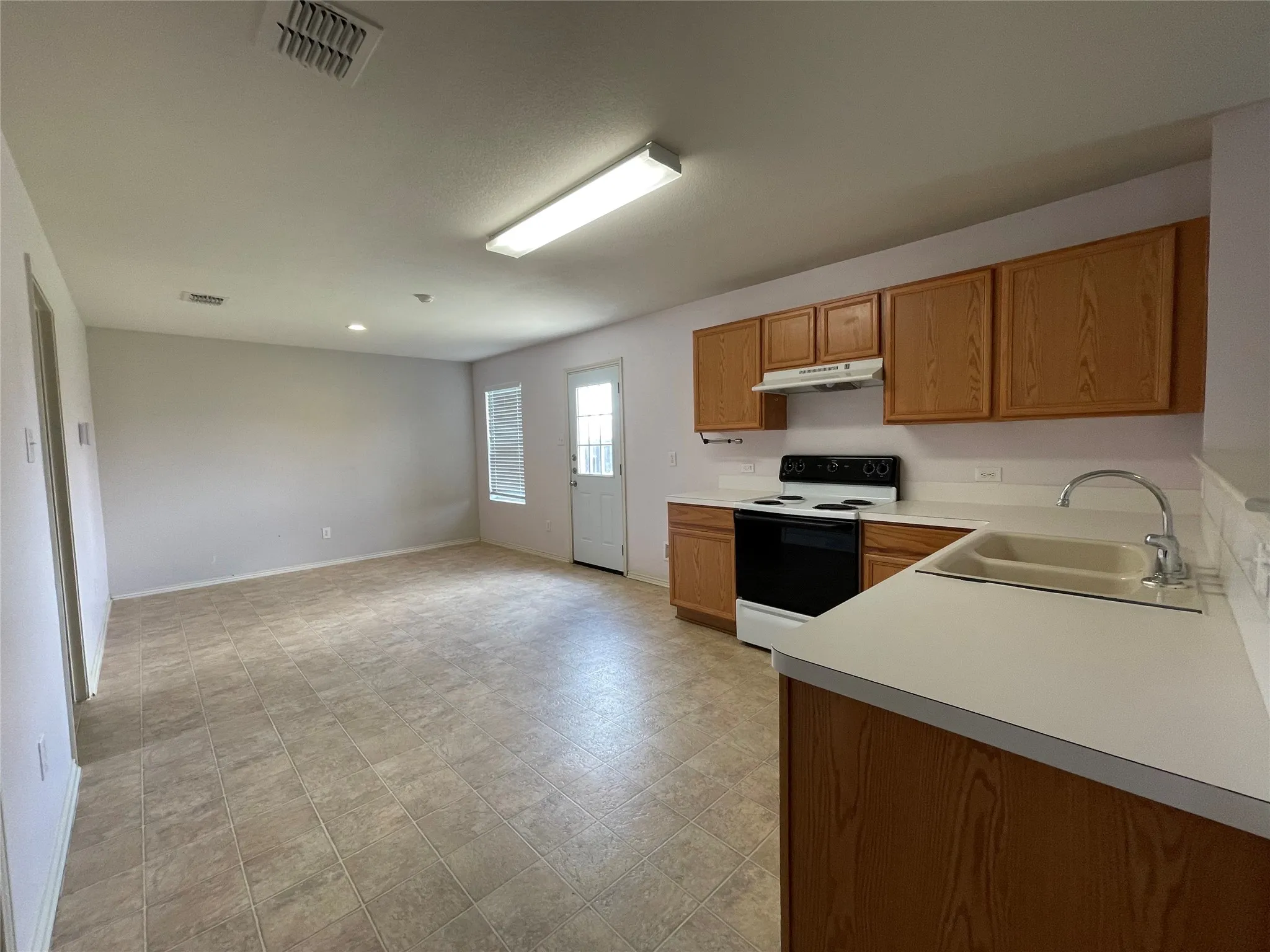 Single Family Residence For Rent in Rockwall County , 2801 Mockingbird Street, Royse City, Texas 75189, 3 Bedroom, 3 Bathroom, 2 Garage spaces, 2,186 Sqft, built in 2006, mls#21303846, Real Estate Agent in Royse City, Homes For Rent in Rockwall county, Homes For Rent in Royse City, Realtor in Royse City Texas, Real Estate Brokerage Independent Realty Texas, Luminita Cordes Realtor