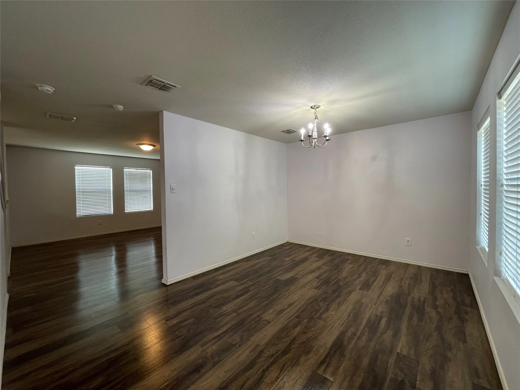 Single Family Residence For Rent in Rockwall County , 2801 Mockingbird Street, Royse City, Texas 75189, 3 Bedroom, 3 Bathroom, 2 Garage spaces, 2,186 Sqft, built in 2006, mls#21303846, Real Estate Agent in Royse City, Homes For Rent in Rockwall county, Homes For Rent in Royse City, Realtor in Royse City Texas, Real Estate Brokerage Independent Realty Texas, Luminita Cordes Realtor