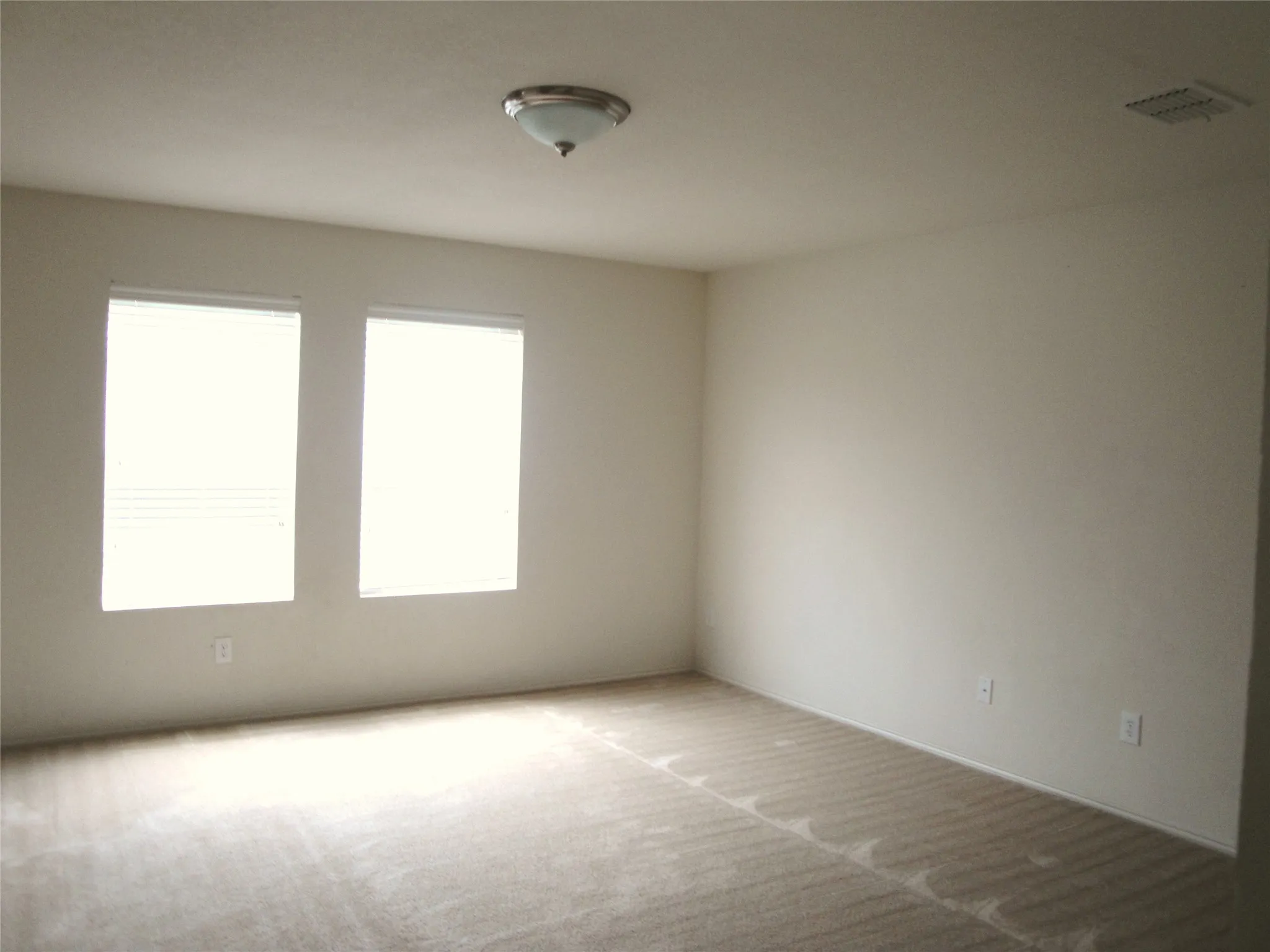 Single Family Residence For Rent in Rockwall County , 2801 Mockingbird Street, Royse City, Texas 75189, 3 Bedroom, 3 Bathroom, 2 Garage spaces, 2,186 Sqft, built in 2006, mls#21303846, Real Estate Agent in Royse City, Homes For Rent in Rockwall county, Homes For Rent in Royse City, Realtor in Royse City Texas, Real Estate Brokerage Independent Realty Texas, Luminita Cordes Realtor