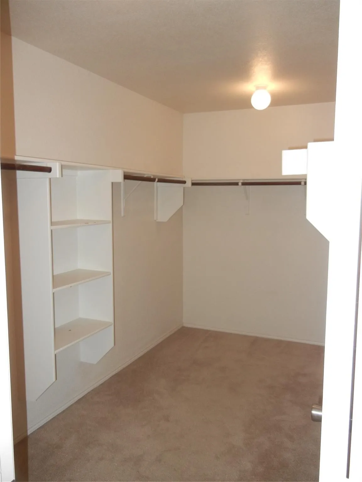 Single Family Residence For Rent in Rockwall County , 2801 Mockingbird Street, Royse City, Texas 75189, 3 Bedroom, 3 Bathroom, 2 Garage spaces, 2,186 Sqft, built in 2006, mls#21303846, Real Estate Agent in Royse City, Homes For Rent in Rockwall county, Homes For Rent in Royse City, Realtor in Royse City Texas, Real Estate Brokerage Independent Realty Texas, Luminita Cordes Realtor