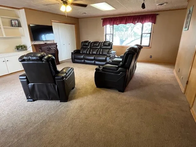 Single Family Residence For Sale in Fisher County , 1163 State Highway 70 N, Rotan, Texas 79546, 4 Bedroom, 3 Bathroom, 2 Garage spaces, 3,101 Sqft, built in 1940, mls#21303886, Real Estate Agent in Rotan, Homes For Sale in Fisher county, Homes For Sale in Rotan, Realtor in Rotan Texas, Real Estate Brokerage Independent Realty Texas, Luminita Cordes Realtor