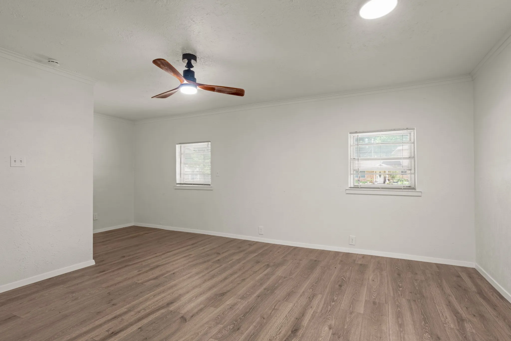 Single Family Residence For Sale in Denton County , 1820 Emery Street, Denton, Texas 76201, 4 Bedroom, 2 Bathroom, Garage spaces, 1,464 Sqft, built in 1964, mls#21301512, Real Estate Agent in Denton, Homes For Sale in Denton county, Homes For Sale in Denton, Realtor in Denton Texas, Real Estate Brokerage Independent Realty Texas, Luminita Cordes Realtor