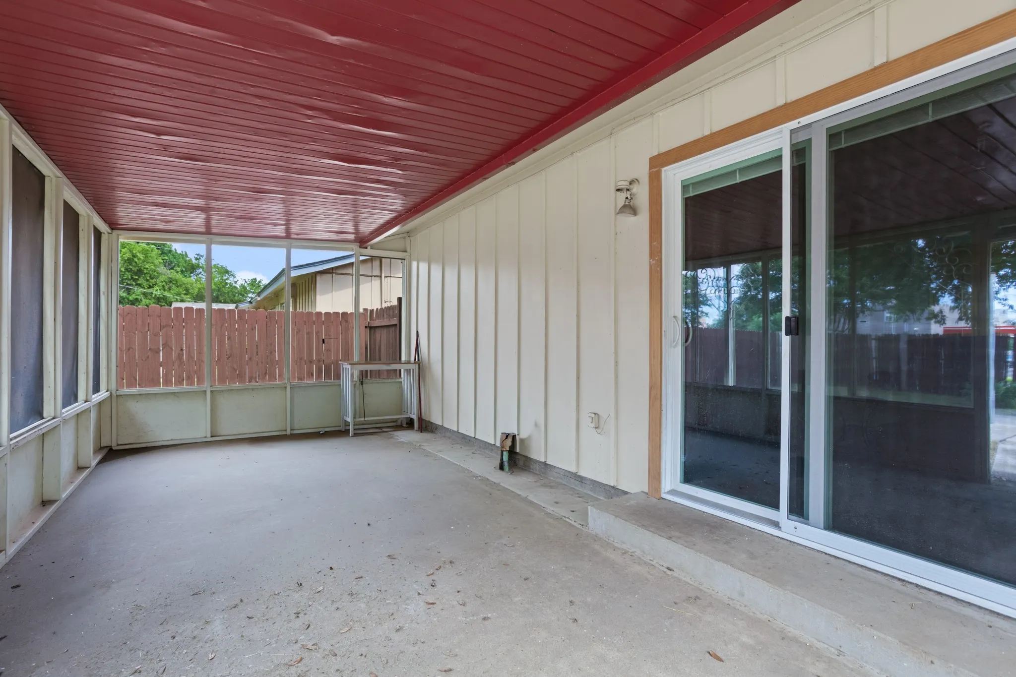 Single Family Residence For Sale in Denton County , 1820 Emery Street, Denton, Texas 76201, 4 Bedroom, 2 Bathroom, Garage spaces, 1,464 Sqft, built in 1964, mls#21301512, Real Estate Agent in Denton, Homes For Sale in Denton county, Homes For Sale in Denton, Realtor in Denton Texas, Real Estate Brokerage Independent Realty Texas, Luminita Cordes Realtor