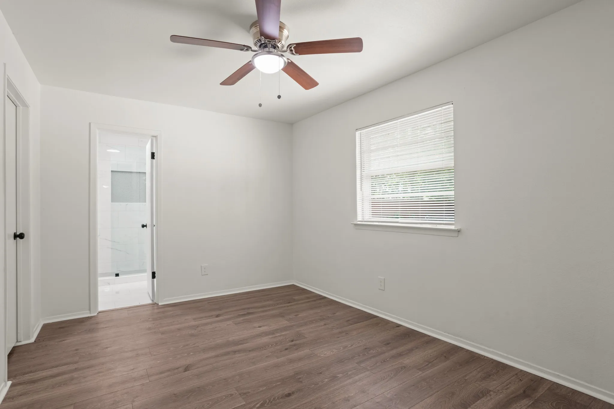Single Family Residence For Sale in Denton County , 1820 Emery Street, Denton, Texas 76201, 4 Bedroom, 2 Bathroom, Garage spaces, 1,464 Sqft, built in 1964, mls#21301512, Real Estate Agent in Denton, Homes For Sale in Denton county, Homes For Sale in Denton, Realtor in Denton Texas, Real Estate Brokerage Independent Realty Texas, Luminita Cordes Realtor
