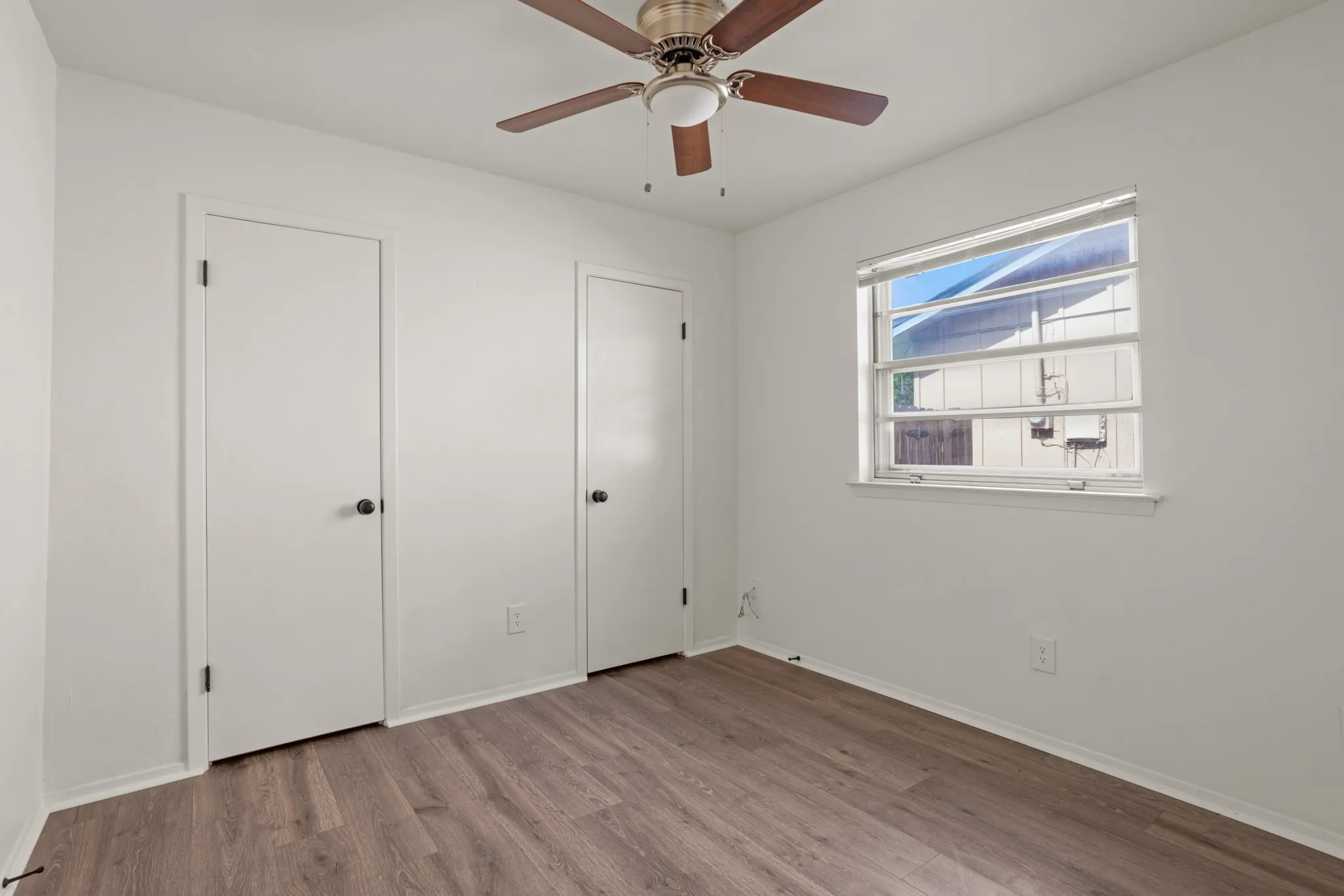 Single Family Residence For Sale in Denton County , 1820 Emery Street, Denton, Texas 76201, 4 Bedroom, 2 Bathroom, Garage spaces, 1,464 Sqft, built in 1964, mls#21301512, Real Estate Agent in Denton, Homes For Sale in Denton county, Homes For Sale in Denton, Realtor in Denton Texas, Real Estate Brokerage Independent Realty Texas, Luminita Cordes Realtor