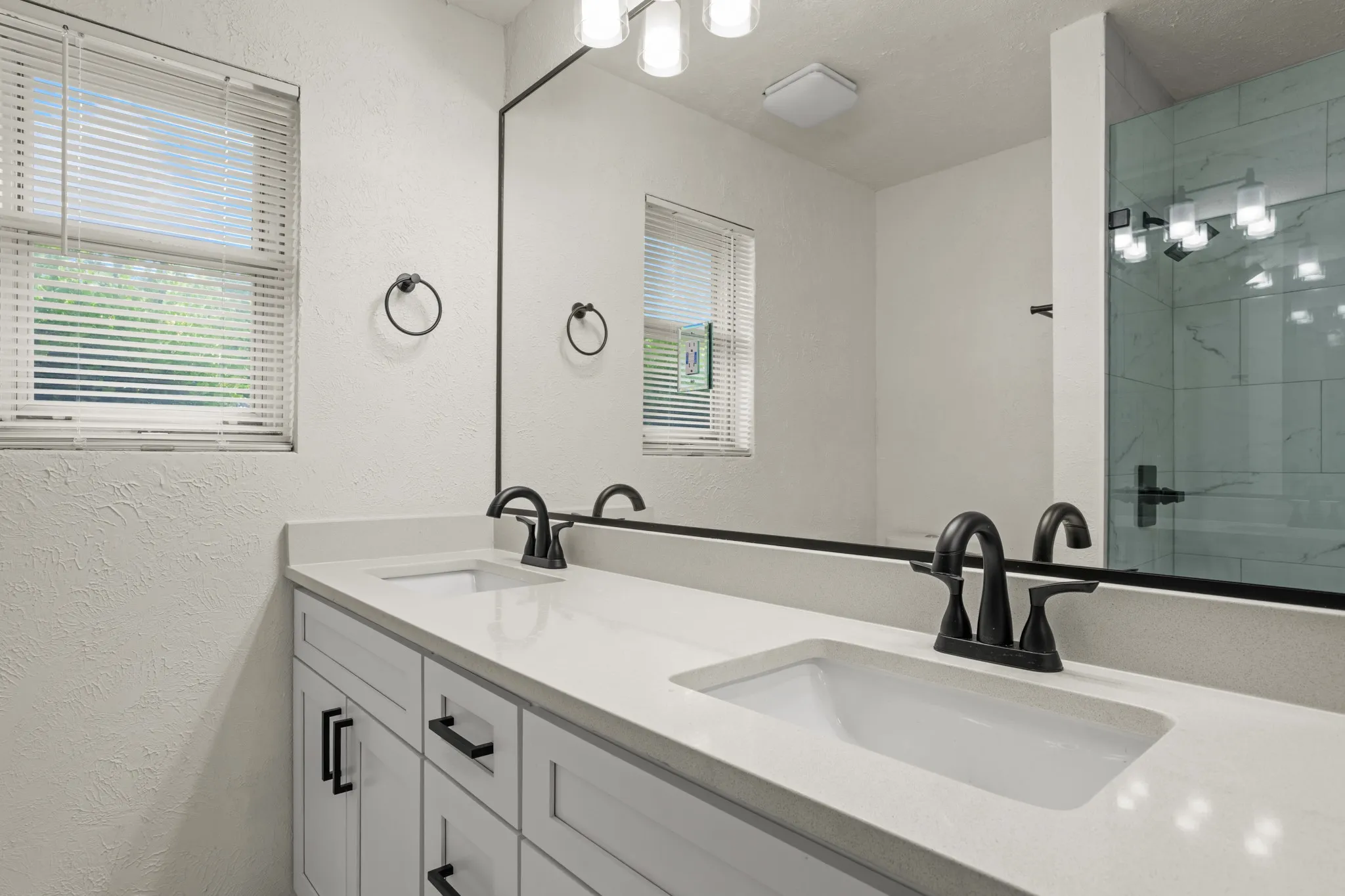 Single Family Residence For Sale in Denton County , 1820 Emery Street, Denton, Texas 76201, 4 Bedroom, 2 Bathroom, Garage spaces, 1,464 Sqft, built in 1964, mls#21301512, Real Estate Agent in Denton, Homes For Sale in Denton county, Homes For Sale in Denton, Realtor in Denton Texas, Real Estate Brokerage Independent Realty Texas, Luminita Cordes Realtor