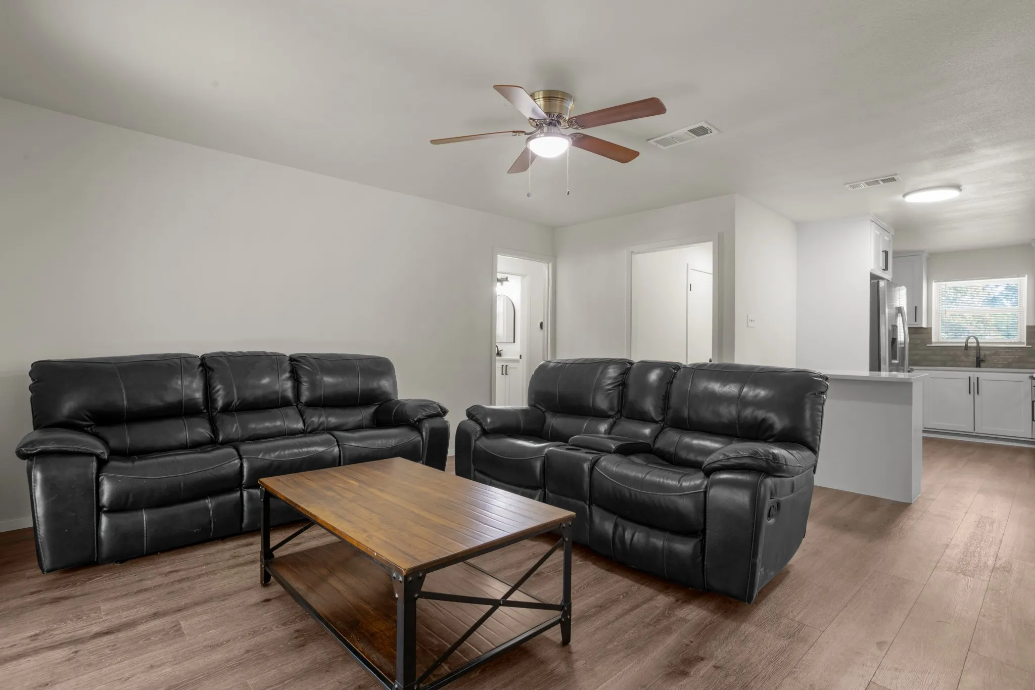 Single Family Residence For Sale in Denton County , 1820 Emery Street, Denton, Texas 76201, 4 Bedroom, 2 Bathroom, Garage spaces, 1,464 Sqft, built in 1964, mls#21301512, Real Estate Agent in Denton, Homes For Sale in Denton county, Homes For Sale in Denton, Realtor in Denton Texas, Real Estate Brokerage Independent Realty Texas, Luminita Cordes Realtor
