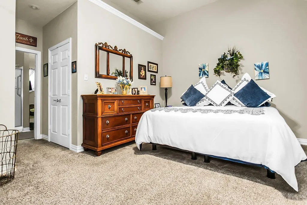 Single Family Residence For Sale in Fannin County , 820 Cedar Creek Circle, Bonham, Texas 75418, 3 Bedroom, 3 Bathroom, 2 Garage spaces, 3,538 Sqft, built in 1998, mls#21302808, Real Estate Agent in Bonham, Homes For Sale in Fannin county, Homes For Sale in Bonham, Realtor in Bonham Texas, Real Estate Brokerage Independent Realty Texas, Luminita Cordes Realtor