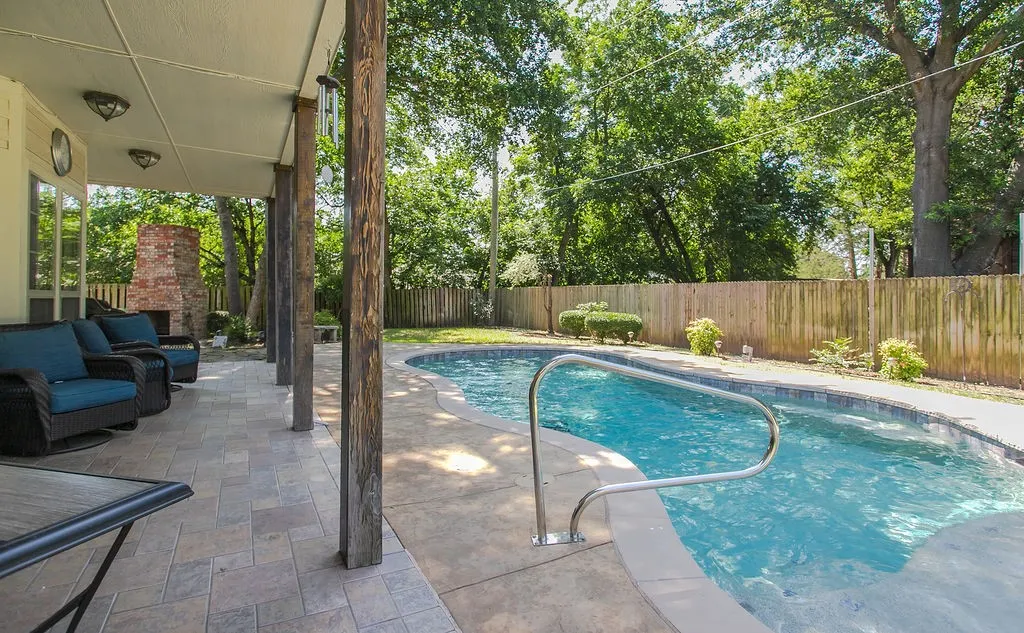 Single Family Residence For Sale in Fannin County , 820 Cedar Creek Circle, Bonham, Texas 75418, 3 Bedroom, 3 Bathroom, 2 Garage spaces, 3,538 Sqft, built in 1998, mls#21302808, Real Estate Agent in Bonham, Homes For Sale in Fannin county, Homes For Sale in Bonham, Realtor in Bonham Texas, Real Estate Brokerage Independent Realty Texas, Luminita Cordes Realtor