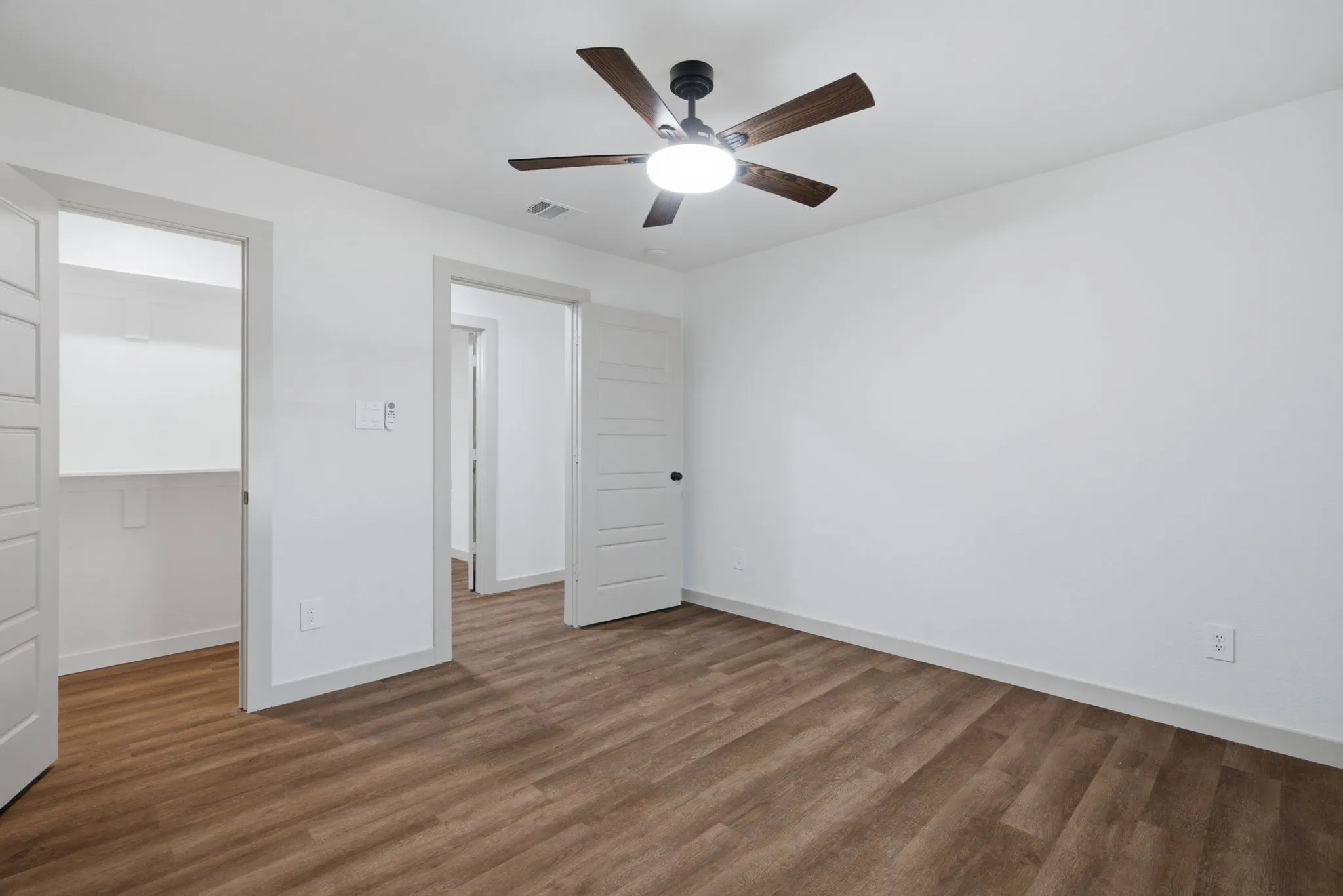 Single Family Residence For Sale in Tarrant County , 5610 Calloway Street, Sansom Park, Texas 76114, 3 Bedroom, 1 Bathroom, Garage spaces, 1,080 Sqft, built in 1952, mls#21303958, Real Estate Agent in Sansom Park, Homes For Sale in Tarrant county, Homes For Sale in Sansom Park, Realtor in Sansom Park Texas, Real Estate Brokerage Independent Realty Texas, Luminita Cordes Realtor