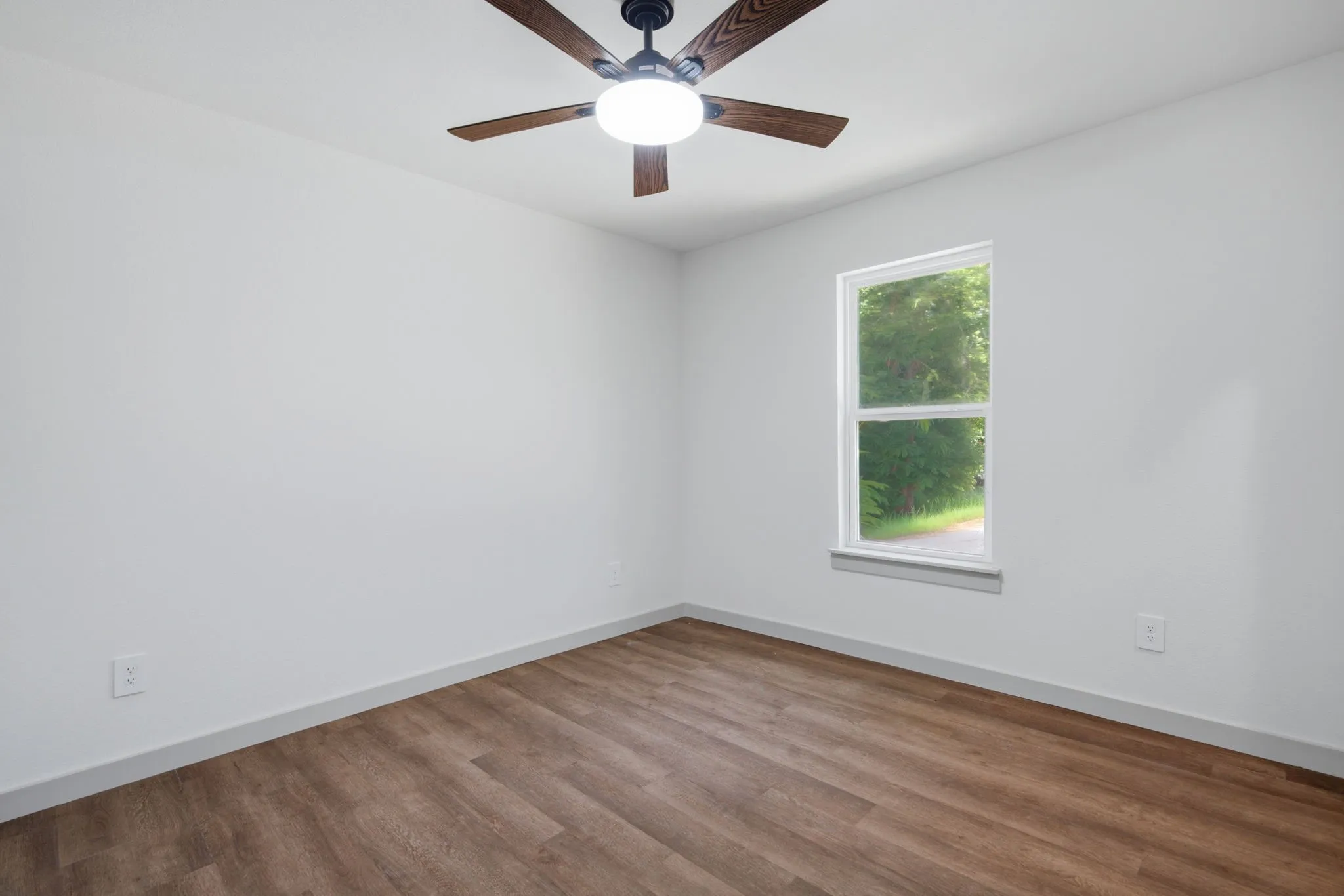 Single Family Residence For Sale in Tarrant County , 5610 Calloway Street, Sansom Park, Texas 76114, 3 Bedroom, 1 Bathroom, Garage spaces, 1,080 Sqft, built in 1952, mls#21303958, Real Estate Agent in Sansom Park, Homes For Sale in Tarrant county, Homes For Sale in Sansom Park, Realtor in Sansom Park Texas, Real Estate Brokerage Independent Realty Texas, Luminita Cordes Realtor