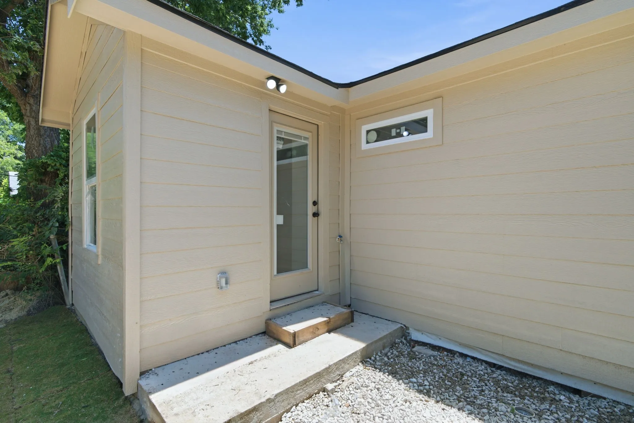 Single Family Residence For Sale in Tarrant County , 5610 Calloway Street, Sansom Park, Texas 76114, 3 Bedroom, 1 Bathroom, Garage spaces, 1,080 Sqft, built in 1952, mls#21303958, Real Estate Agent in Sansom Park, Homes For Sale in Tarrant county, Homes For Sale in Sansom Park, Realtor in Sansom Park Texas, Real Estate Brokerage Independent Realty Texas, Luminita Cordes Realtor