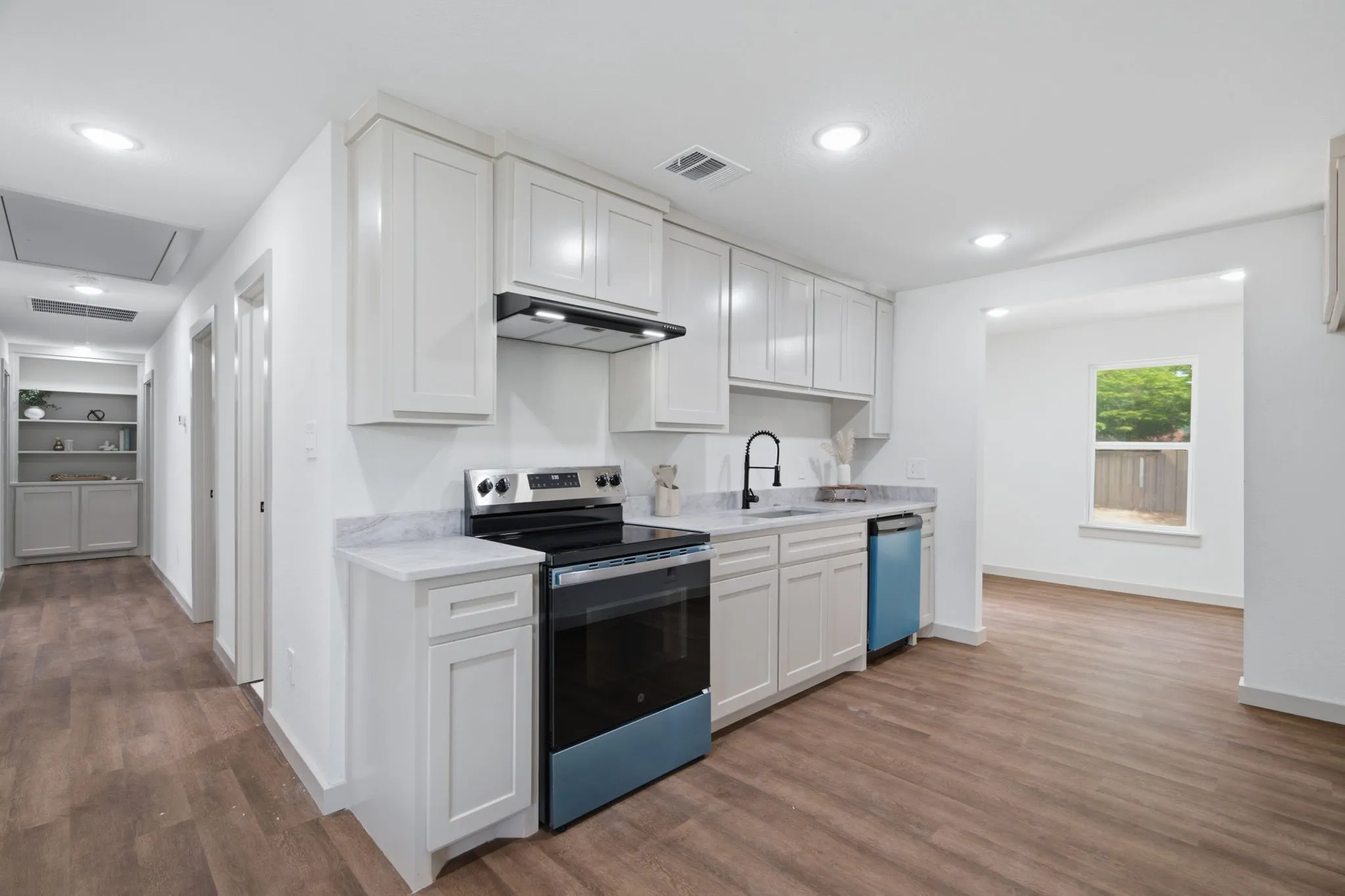 Single Family Residence For Sale in Tarrant County , 5610 Calloway Street, Sansom Park, Texas 76114, 3 Bedroom, 1 Bathroom, Garage spaces, 1,080 Sqft, built in 1952, mls#21303958, Real Estate Agent in Sansom Park, Homes For Sale in Tarrant county, Homes For Sale in Sansom Park, Realtor in Sansom Park Texas, Real Estate Brokerage Independent Realty Texas, Luminita Cordes Realtor