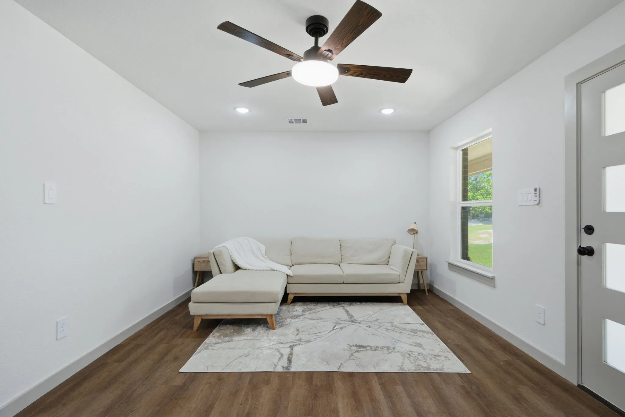 Single Family Residence For Sale in Tarrant County , 5610 Calloway Street, Sansom Park, Texas 76114, 3 Bedroom, 1 Bathroom, Garage spaces, 1,080 Sqft, built in 1952, mls#21303958, Real Estate Agent in Sansom Park, Homes For Sale in Tarrant county, Homes For Sale in Sansom Park, Realtor in Sansom Park Texas, Real Estate Brokerage Independent Realty Texas, Luminita Cordes Realtor