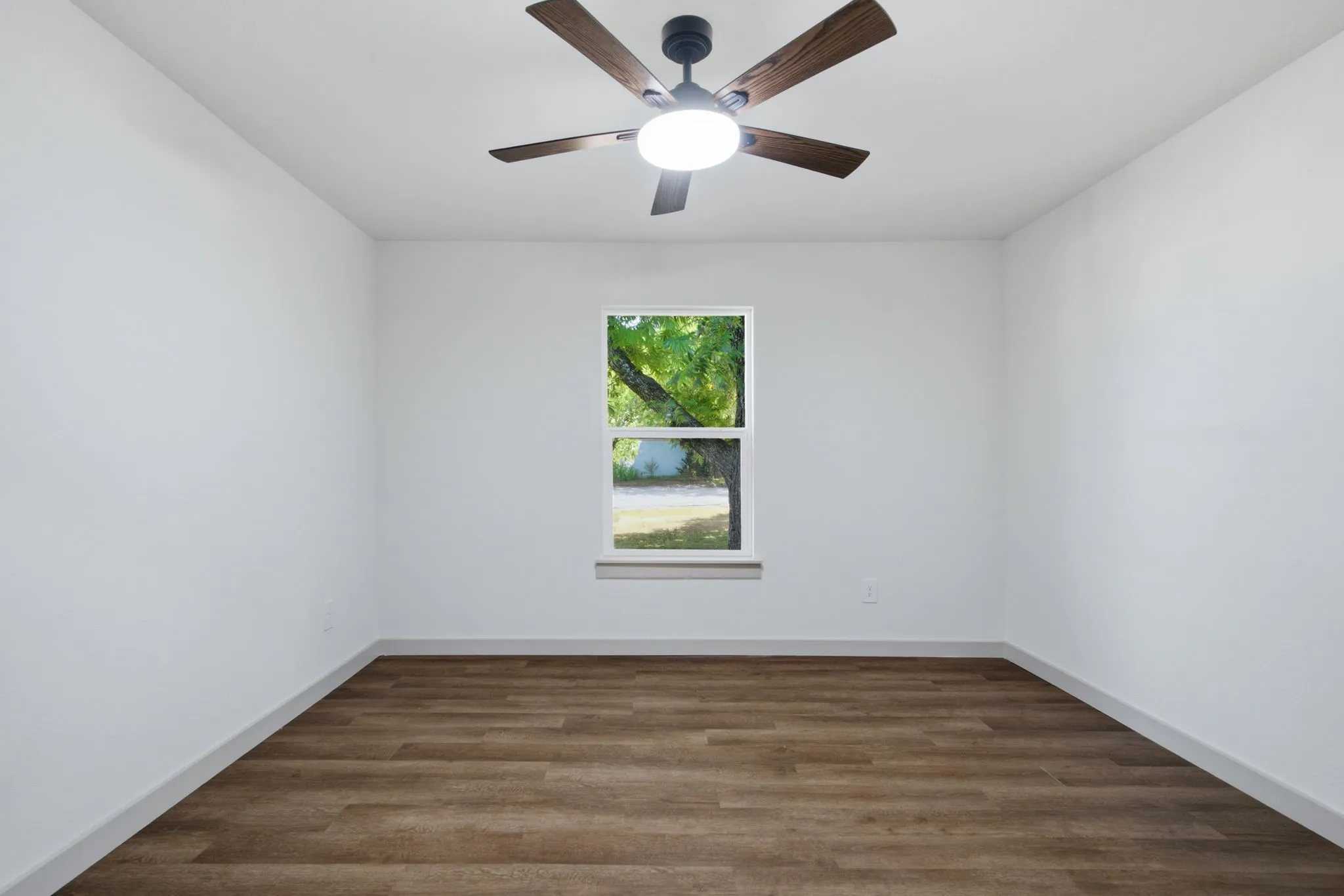 Single Family Residence For Sale in Tarrant County , 5610 Calloway Street, Sansom Park, Texas 76114, 3 Bedroom, 1 Bathroom, Garage spaces, 1,080 Sqft, built in 1952, mls#21303958, Real Estate Agent in Sansom Park, Homes For Sale in Tarrant county, Homes For Sale in Sansom Park, Realtor in Sansom Park Texas, Real Estate Brokerage Independent Realty Texas, Luminita Cordes Realtor