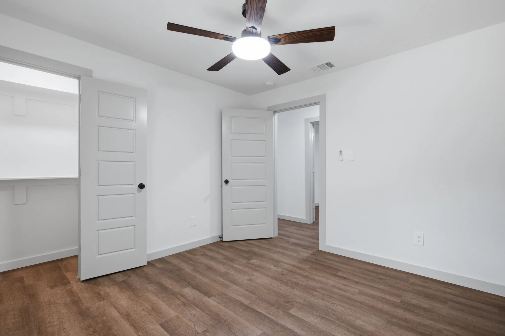 Single Family Residence For Sale in Tarrant County , 5610 Calloway Street, Sansom Park, Texas 76114, 3 Bedroom, 1 Bathroom, Garage spaces, 1,080 Sqft, built in 1952, mls#21303958, Real Estate Agent in Sansom Park, Homes For Sale in Tarrant county, Homes For Sale in Sansom Park, Realtor in Sansom Park Texas, Real Estate Brokerage Independent Realty Texas, Luminita Cordes Realtor