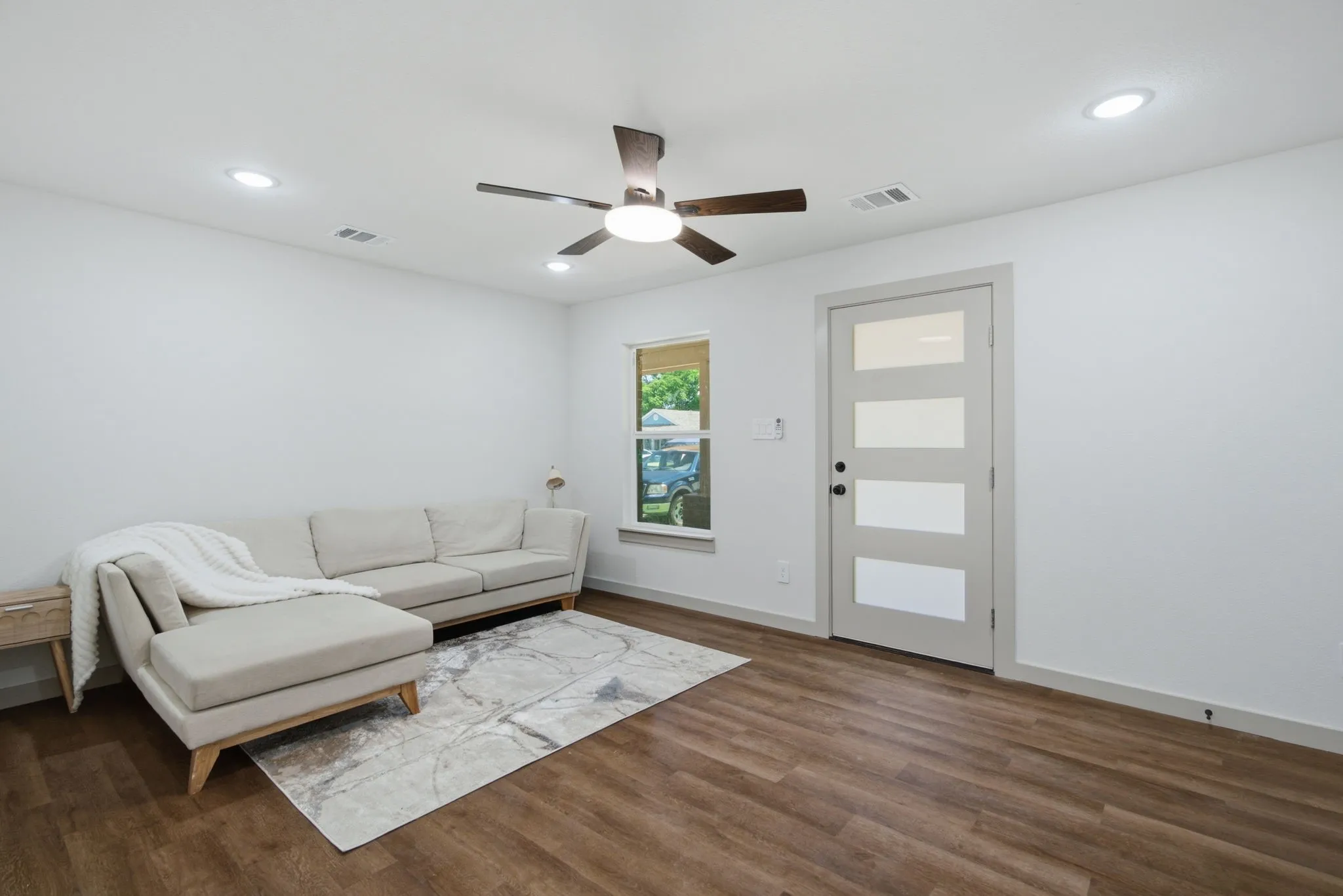Single Family Residence For Sale in Tarrant County , 5610 Calloway Street, Sansom Park, Texas 76114, 3 Bedroom, 1 Bathroom, Garage spaces, 1,080 Sqft, built in 1952, mls#21303958, Real Estate Agent in Sansom Park, Homes For Sale in Tarrant county, Homes For Sale in Sansom Park, Realtor in Sansom Park Texas, Real Estate Brokerage Independent Realty Texas, Luminita Cordes Realtor