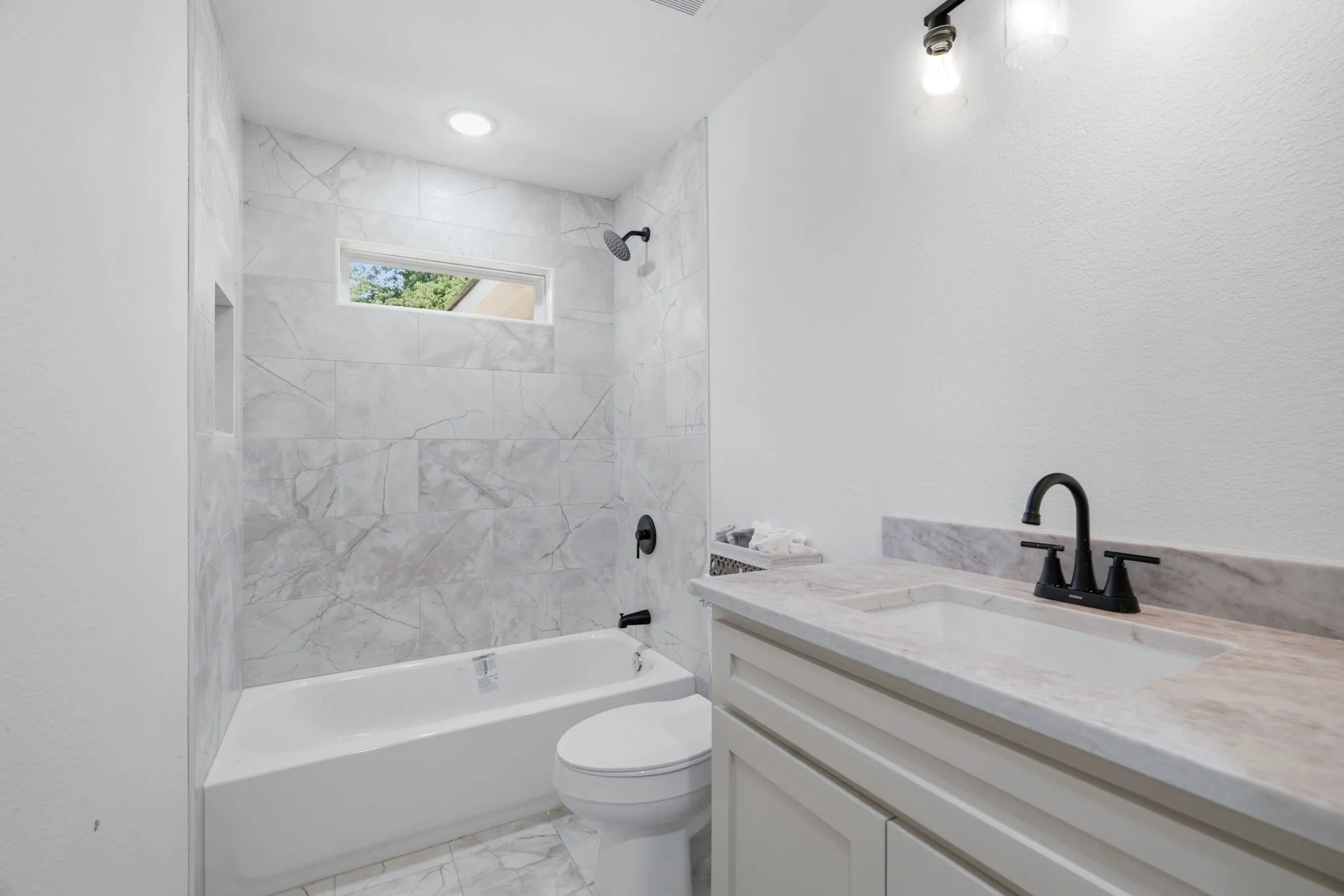 Single Family Residence For Sale in Tarrant County , 5610 Calloway Street, Sansom Park, Texas 76114, 3 Bedroom, 1 Bathroom, Garage spaces, 1,080 Sqft, built in 1952, mls#21303958, Real Estate Agent in Sansom Park, Homes For Sale in Tarrant county, Homes For Sale in Sansom Park, Realtor in Sansom Park Texas, Real Estate Brokerage Independent Realty Texas, Luminita Cordes Realtor