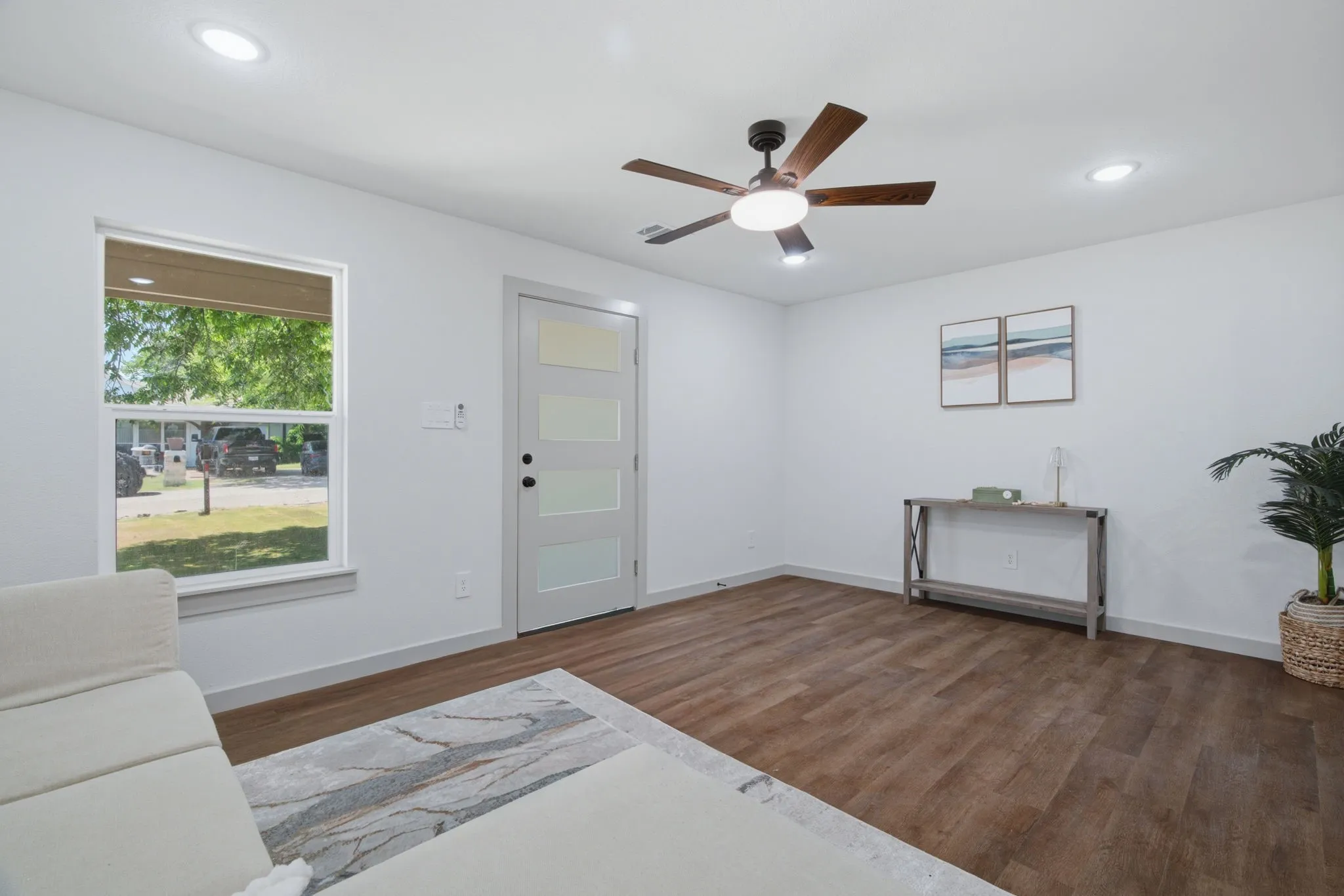 Single Family Residence For Sale in Tarrant County , 5610 Calloway Street, Sansom Park, Texas 76114, 3 Bedroom, 1 Bathroom, Garage spaces, 1,080 Sqft, built in 1952, mls#21303958, Real Estate Agent in Sansom Park, Homes For Sale in Tarrant county, Homes For Sale in Sansom Park, Realtor in Sansom Park Texas, Real Estate Brokerage Independent Realty Texas, Luminita Cordes Realtor