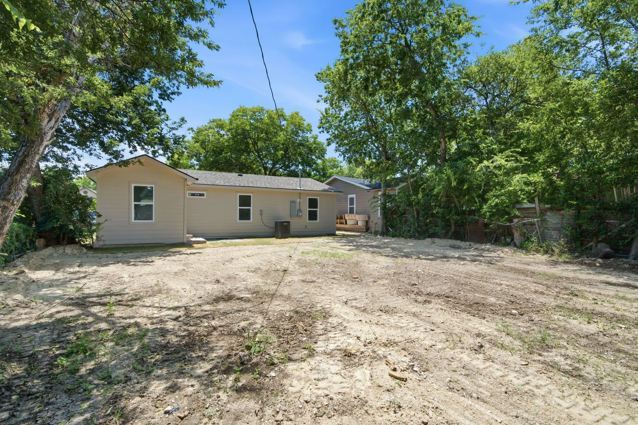 Single Family Residence For Sale in Tarrant County , 5610 Calloway Street, Sansom Park, Texas 76114, 3 Bedroom, 1 Bathroom, Garage spaces, 1,080 Sqft, built in 1952, mls#21303958, Real Estate Agent in Sansom Park, Homes For Sale in Tarrant county, Homes For Sale in Sansom Park, Realtor in Sansom Park Texas, Real Estate Brokerage Independent Realty Texas, Luminita Cordes Realtor