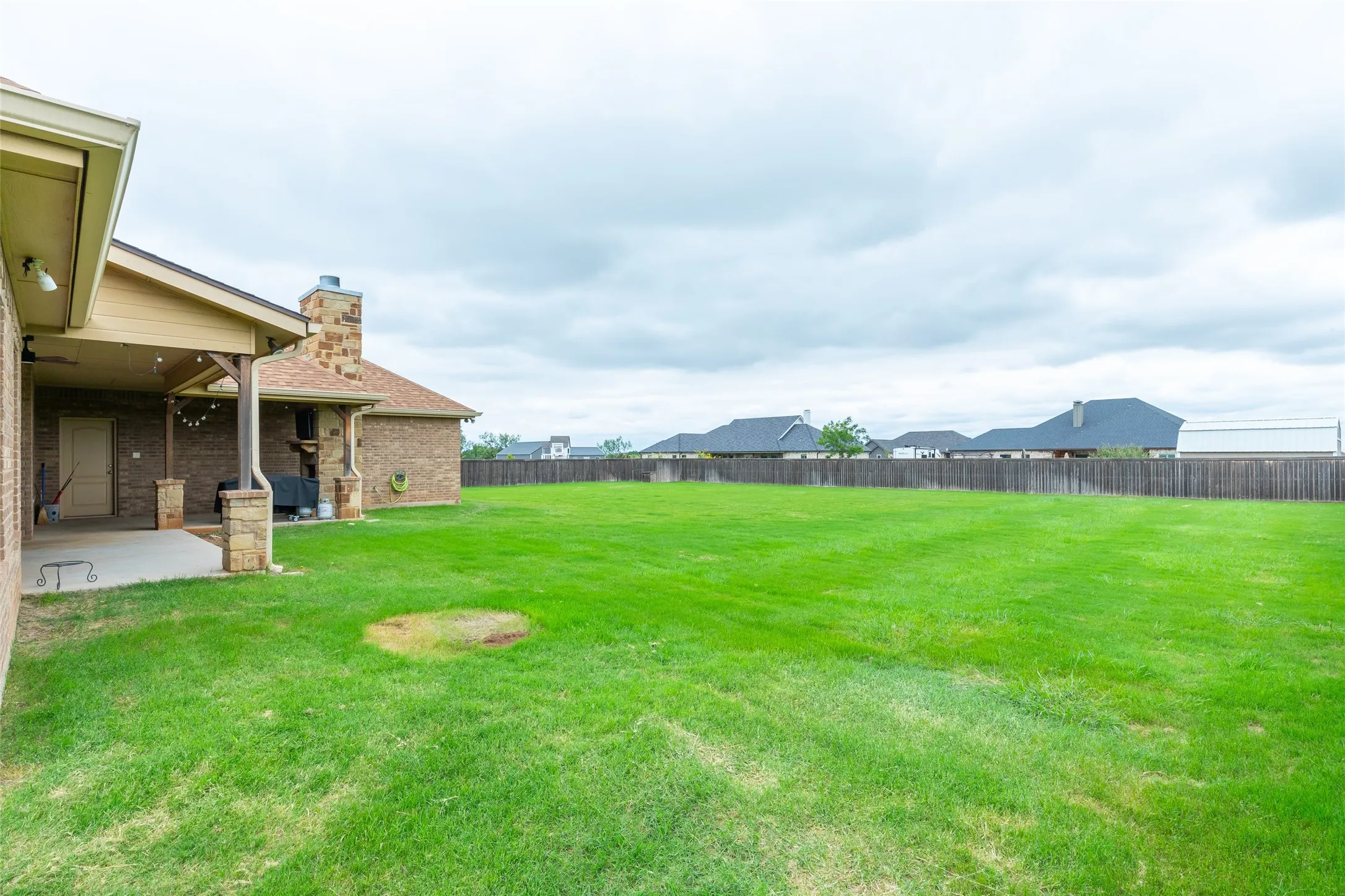 Single Family Residence For Sale in Taylor County , 110 Tierra Court, Abilene, Texas 79602, 4 Bedroom, 3 Bathroom, 3 Garage spaces, 2,723 Sqft, built in 2014, mls#21303959, Real Estate Agent in Abilene, Homes For Sale in Taylor county, Homes For Sale in Abilene, Realtor in Abilene Texas, Real Estate Brokerage Independent Realty Texas, Luminita Cordes Realtor