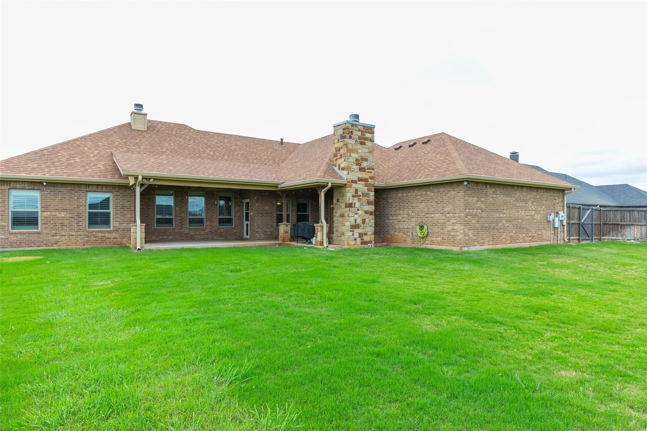 Single Family Residence For Sale in Taylor County , 110 Tierra Court, Abilene, Texas 79602, 4 Bedroom, 3 Bathroom, 3 Garage spaces, 2,723 Sqft, built in 2014, mls#21303959, Real Estate Agent in Abilene, Homes For Sale in Taylor county, Homes For Sale in Abilene, Realtor in Abilene Texas, Real Estate Brokerage Independent Realty Texas, Luminita Cordes Realtor