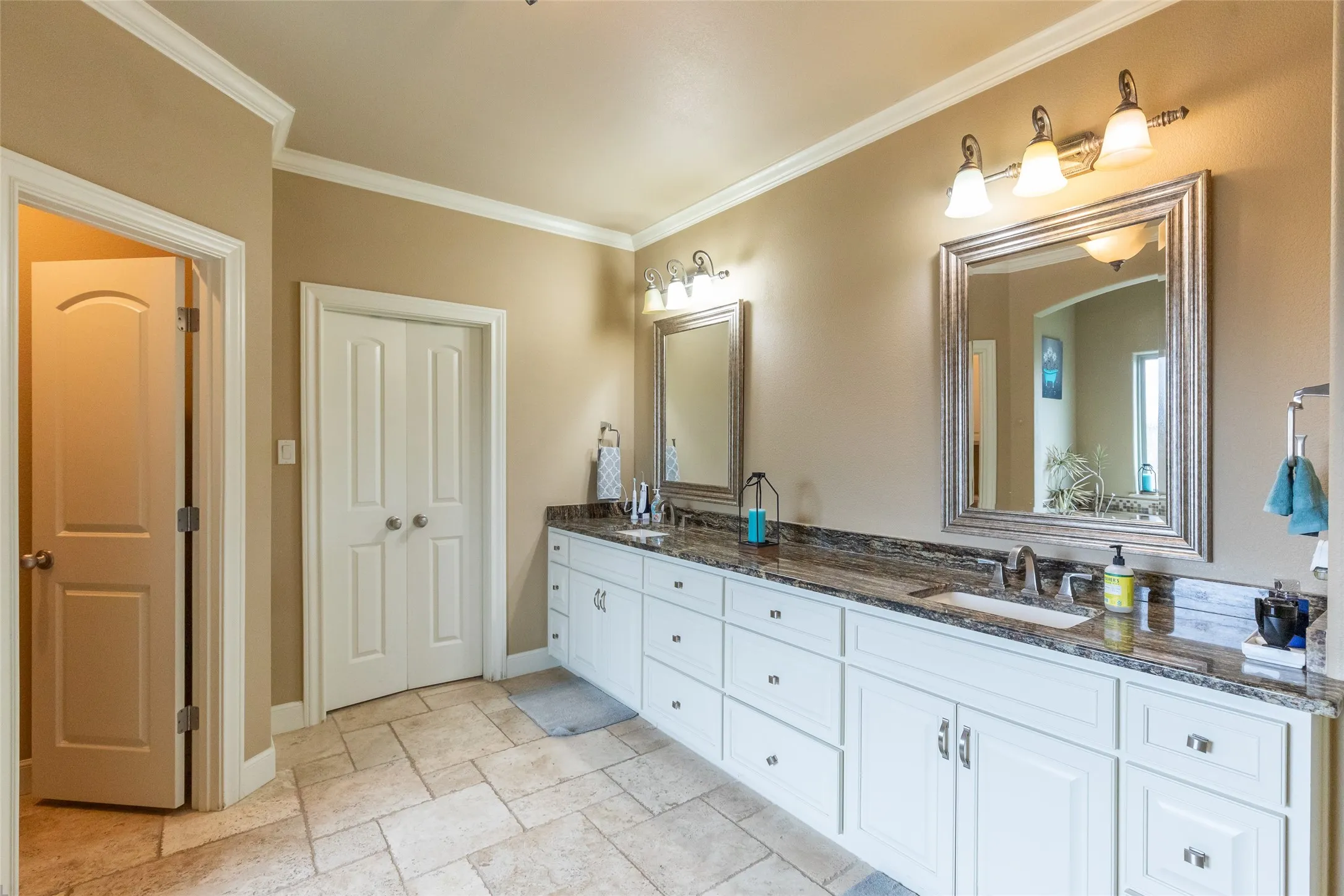 Single Family Residence For Sale in Taylor County , 110 Tierra Court, Abilene, Texas 79602, 4 Bedroom, 3 Bathroom, 3 Garage spaces, 2,723 Sqft, built in 2014, mls#21303959, Real Estate Agent in Abilene, Homes For Sale in Taylor county, Homes For Sale in Abilene, Realtor in Abilene Texas, Real Estate Brokerage Independent Realty Texas, Luminita Cordes Realtor