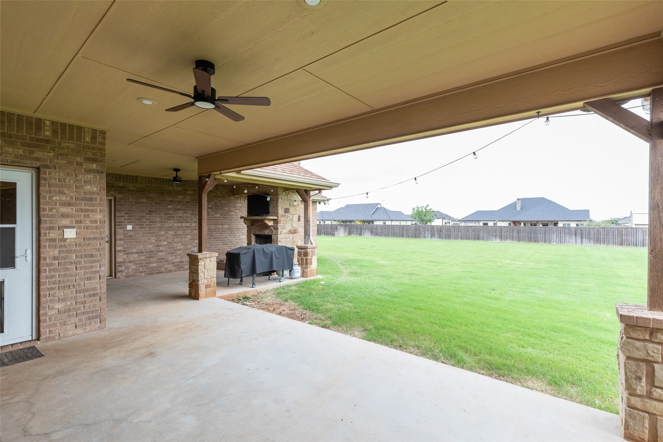 Single Family Residence For Sale in Taylor County , 110 Tierra Court, Abilene, Texas 79602, 4 Bedroom, 3 Bathroom, 3 Garage spaces, 2,723 Sqft, built in 2014, mls#21303959, Real Estate Agent in Abilene, Homes For Sale in Taylor county, Homes For Sale in Abilene, Realtor in Abilene Texas, Real Estate Brokerage Independent Realty Texas, Luminita Cordes Realtor